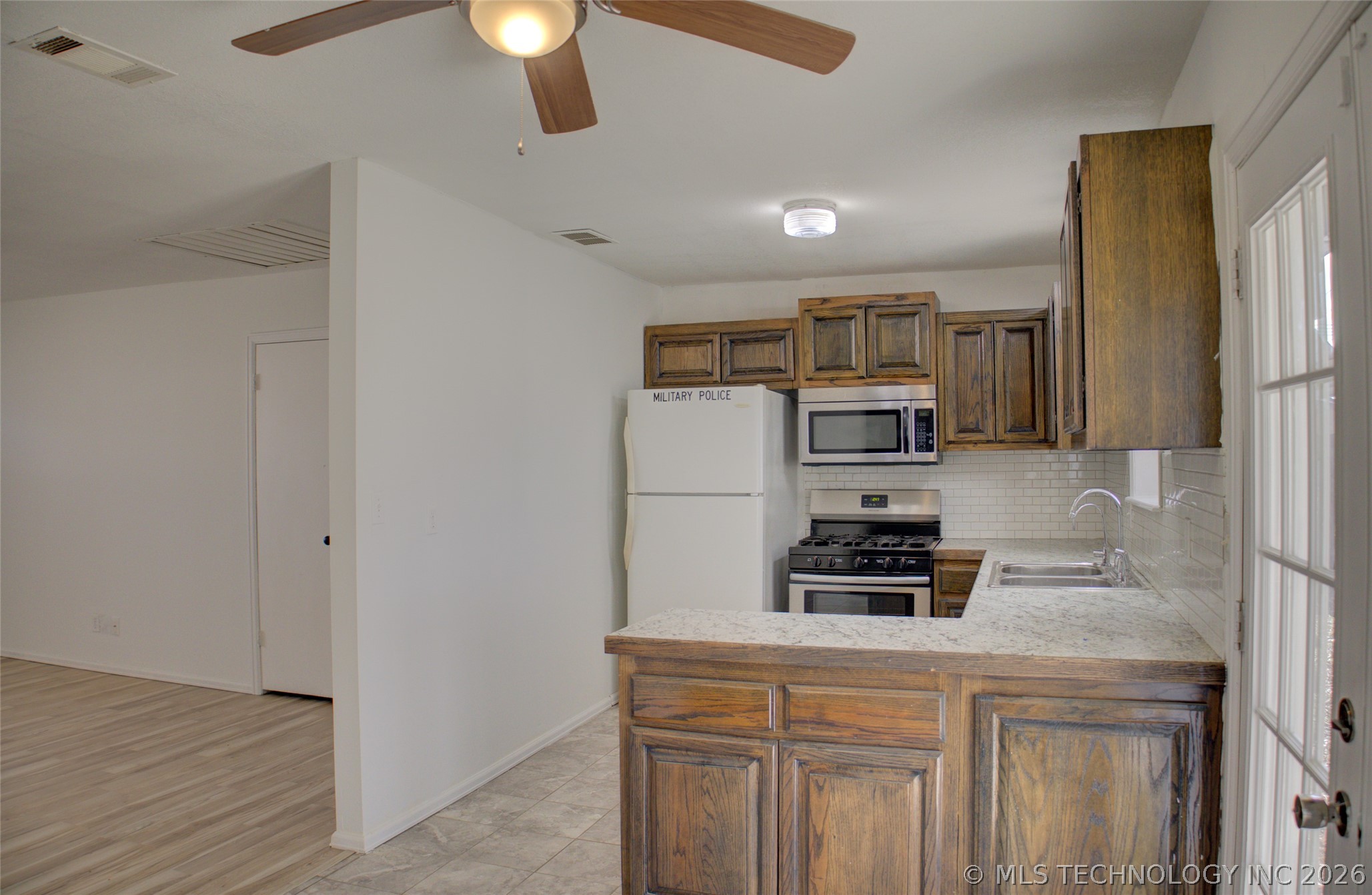 1405 N Lang Street Property Photo 9