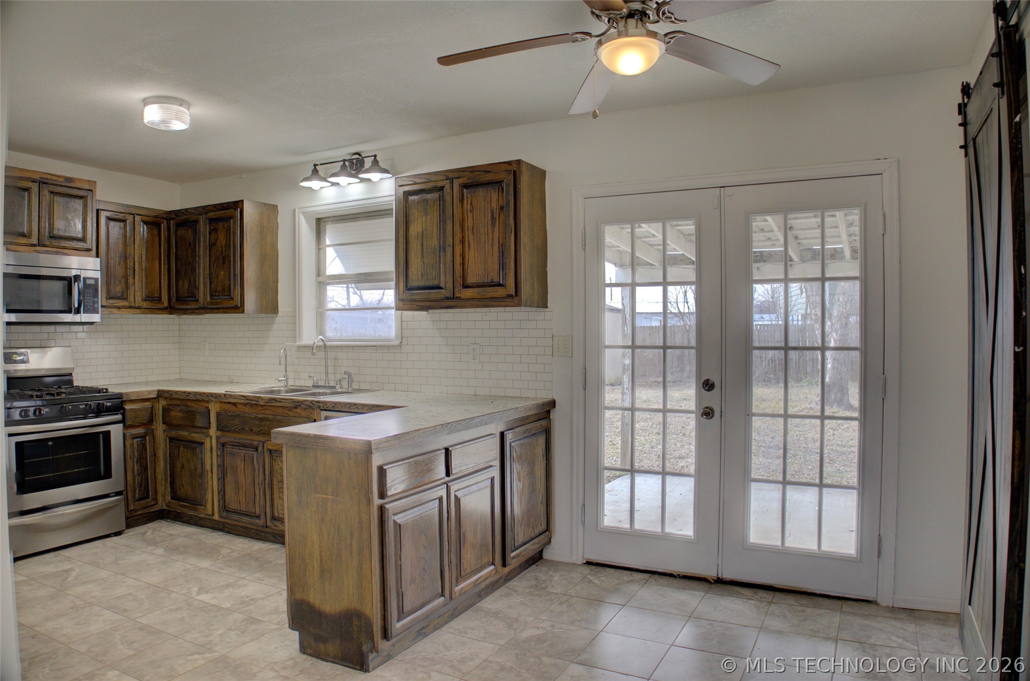 1405 N Lang Street Property Photo 10