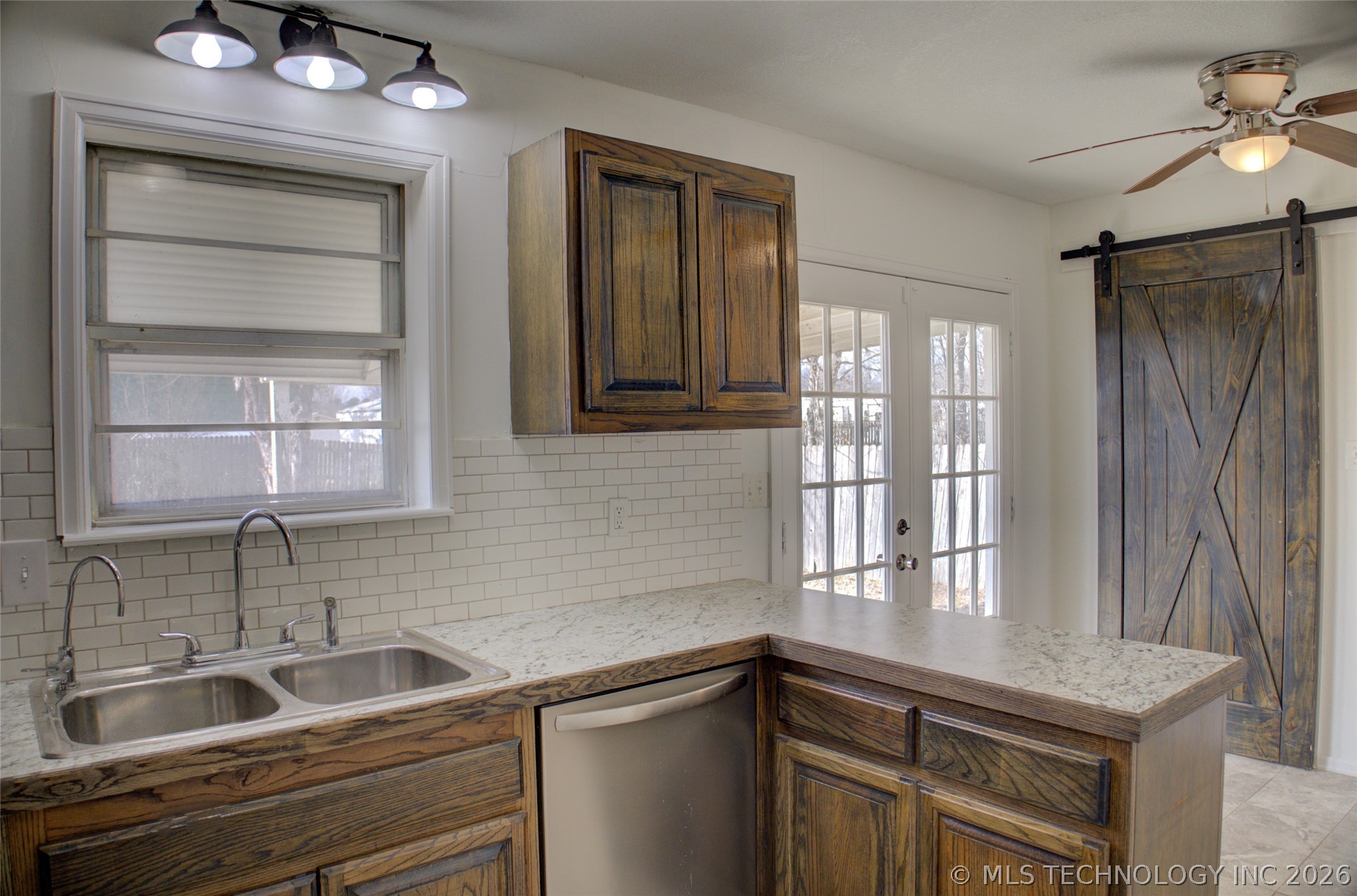 1405 N Lang Street Property Photo 14