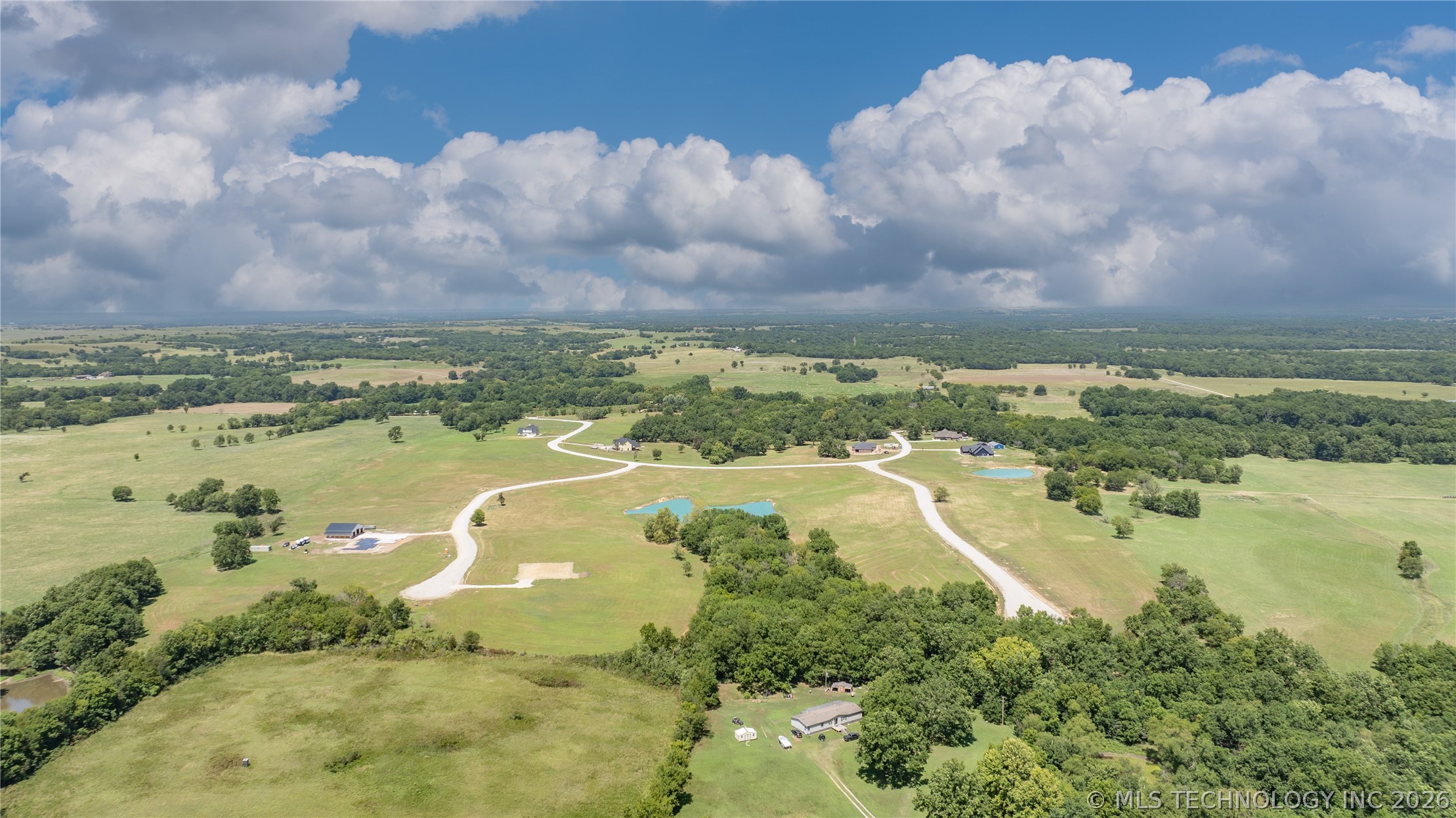 4 N 3996 Drive Property Photo 5