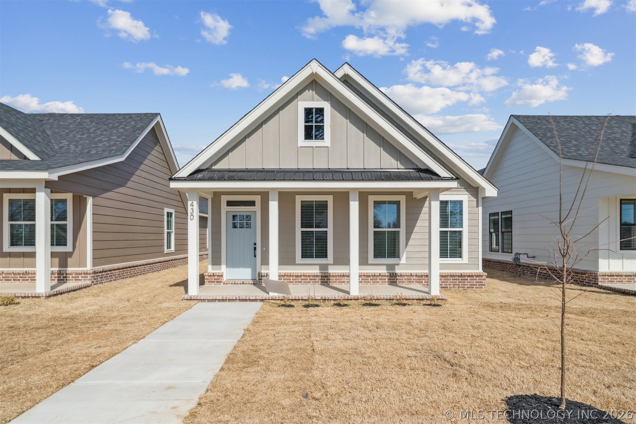 430 E Will Rogers Boulevard Property Photo 1