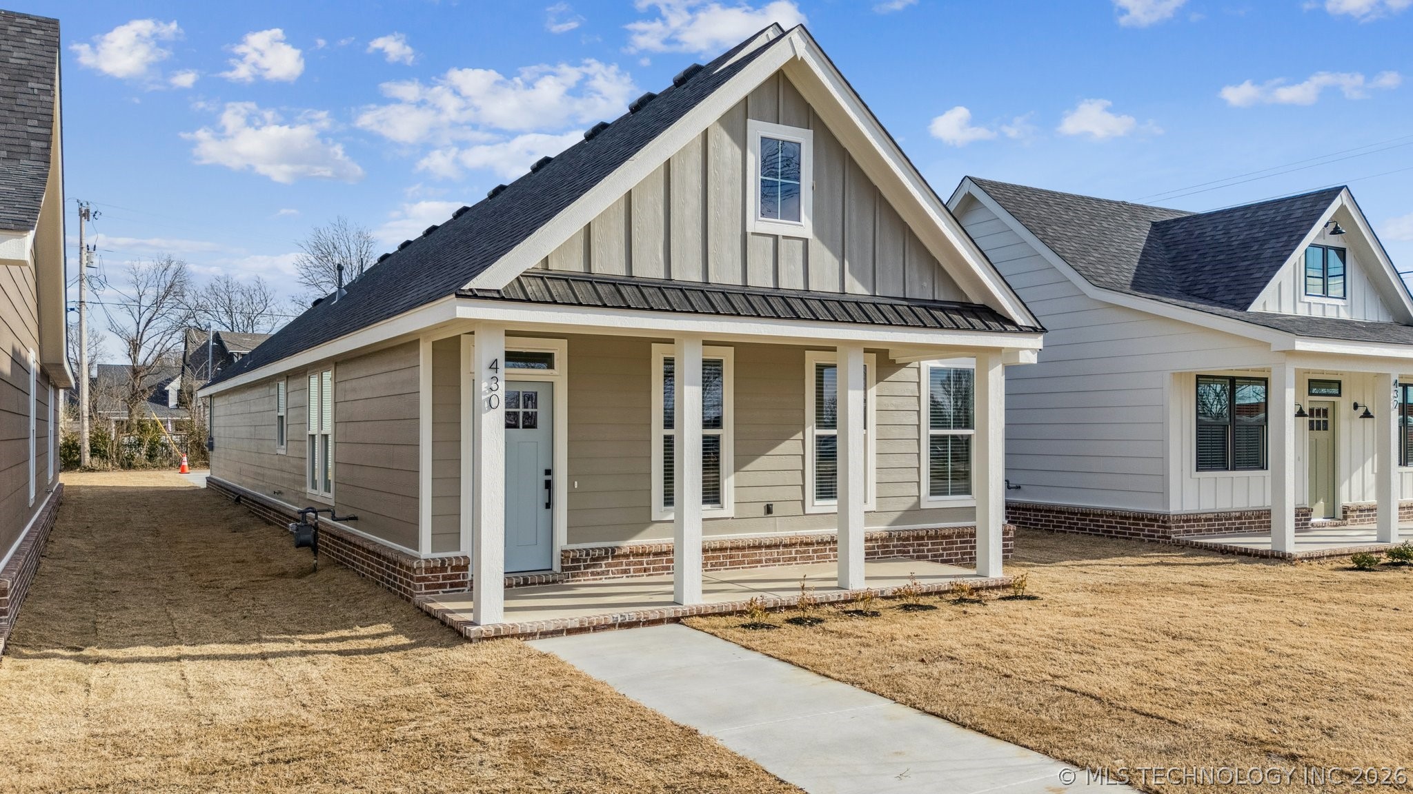 430 E Will Rogers Boulevard Property Photo 2