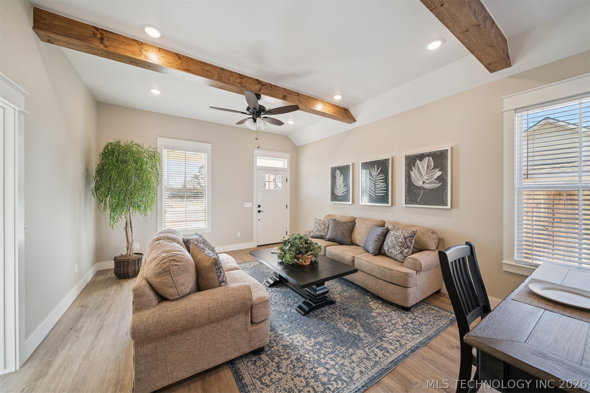 430 E Will Rogers Boulevard Property Photo 5