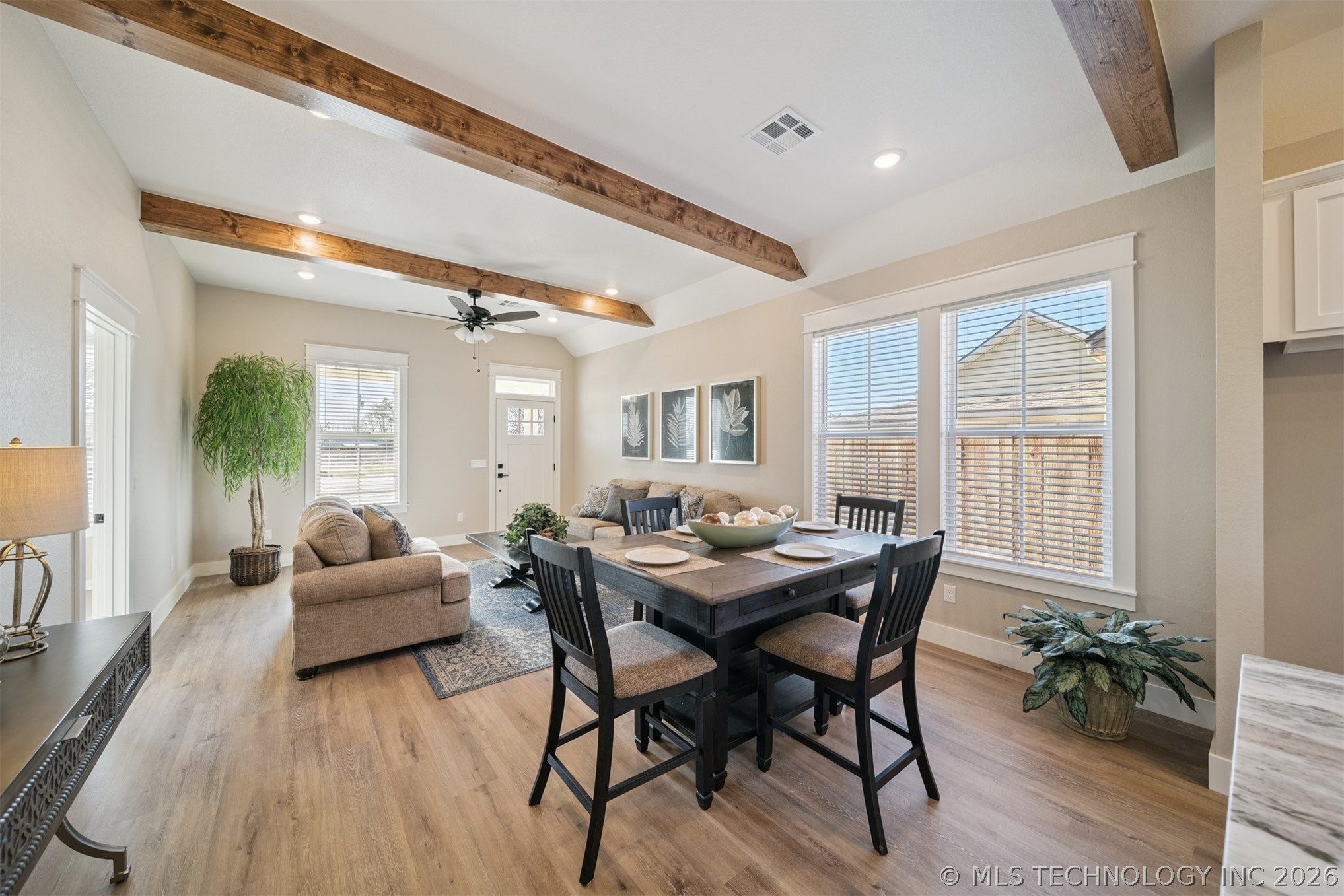 430 E Will Rogers Boulevard Property Photo 10