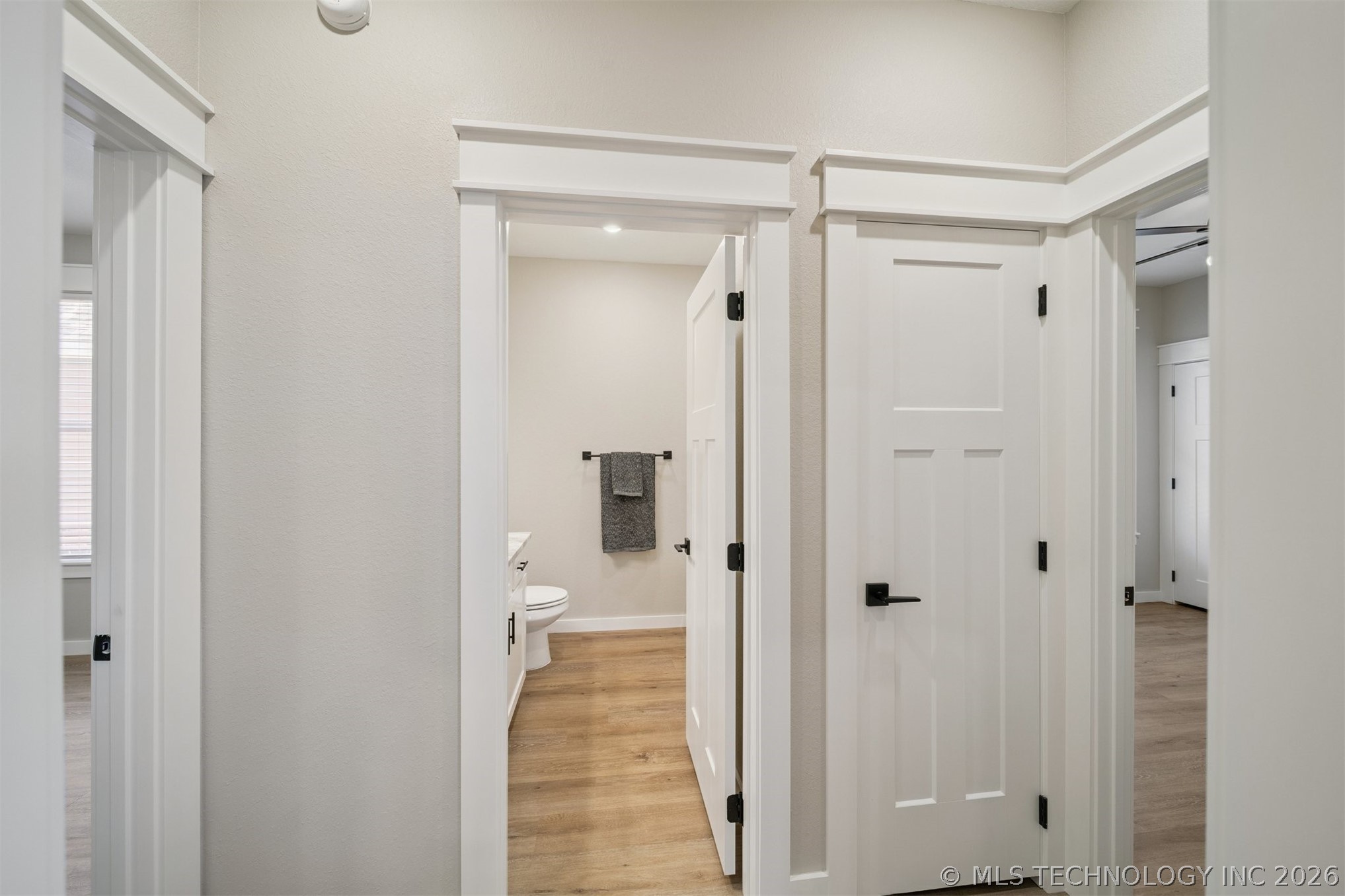 430 E Will Rogers Boulevard Property Photo 19