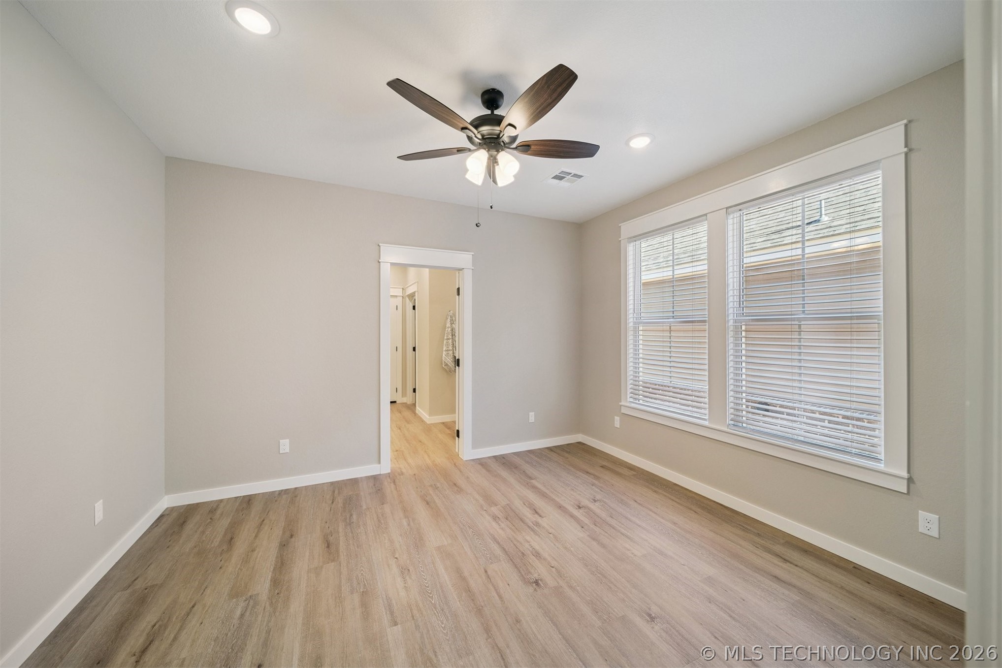 430 E Will Rogers Boulevard Property Photo 22