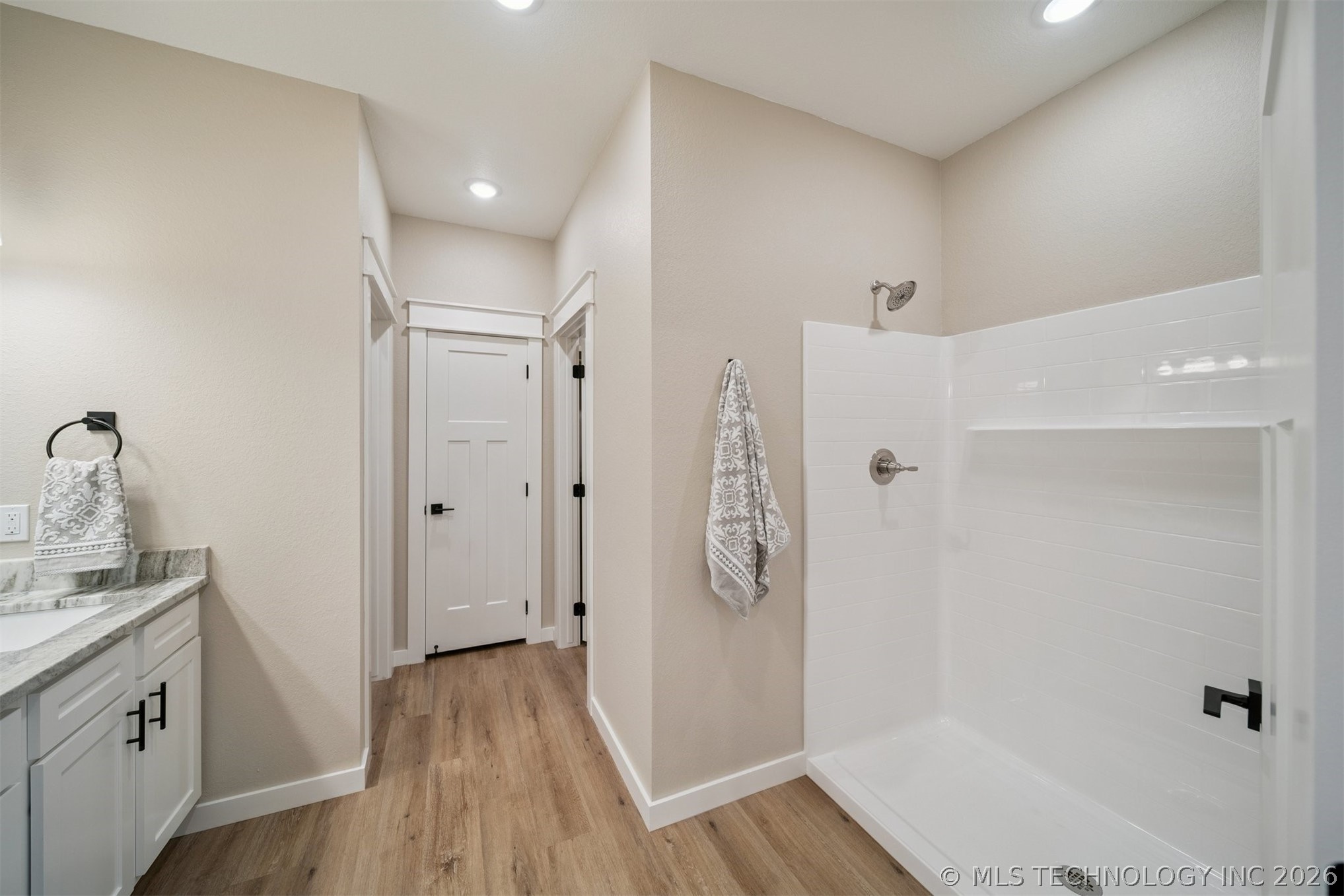 430 E Will Rogers Boulevard Property Photo 24