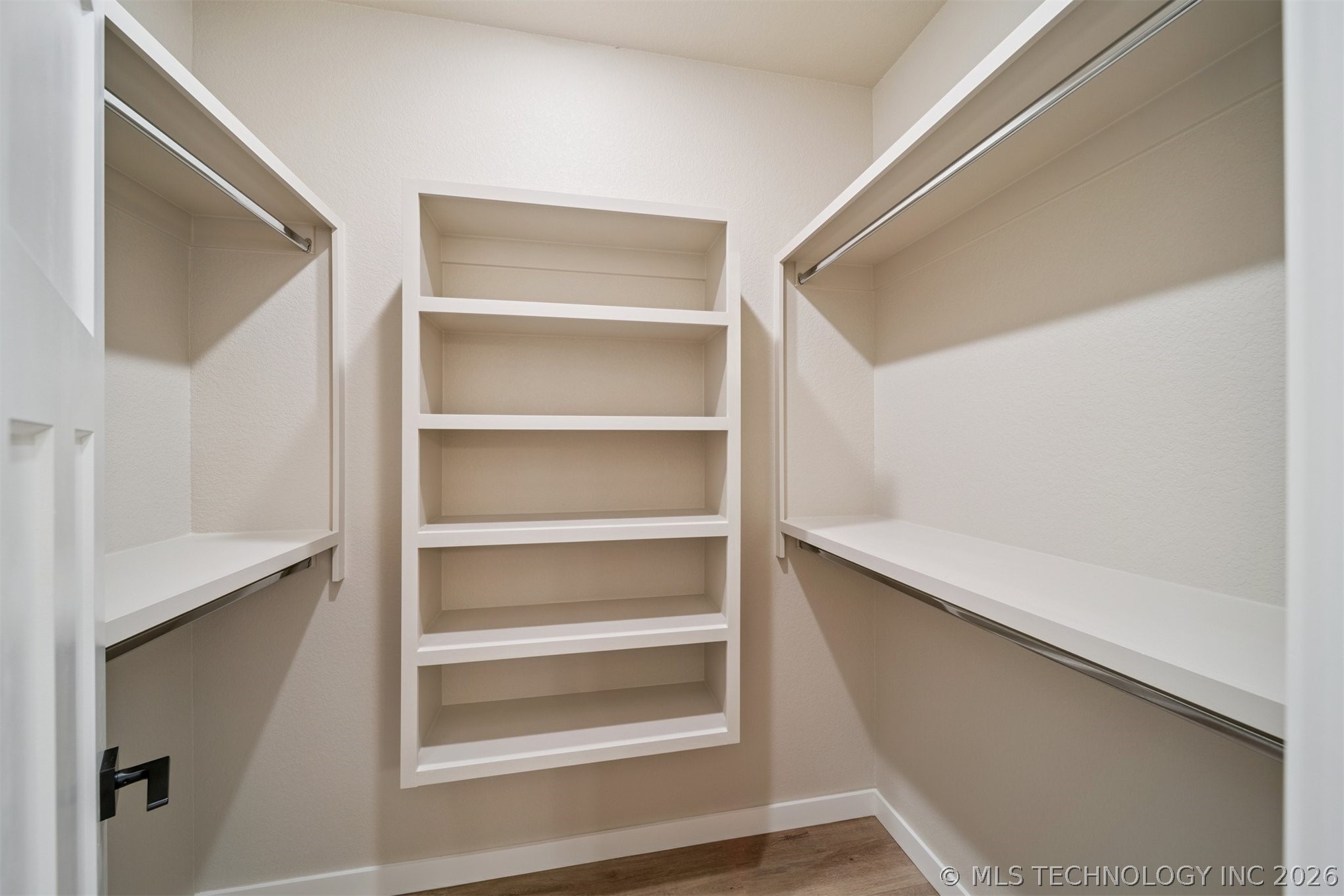 430 E Will Rogers Boulevard Property Photo 25