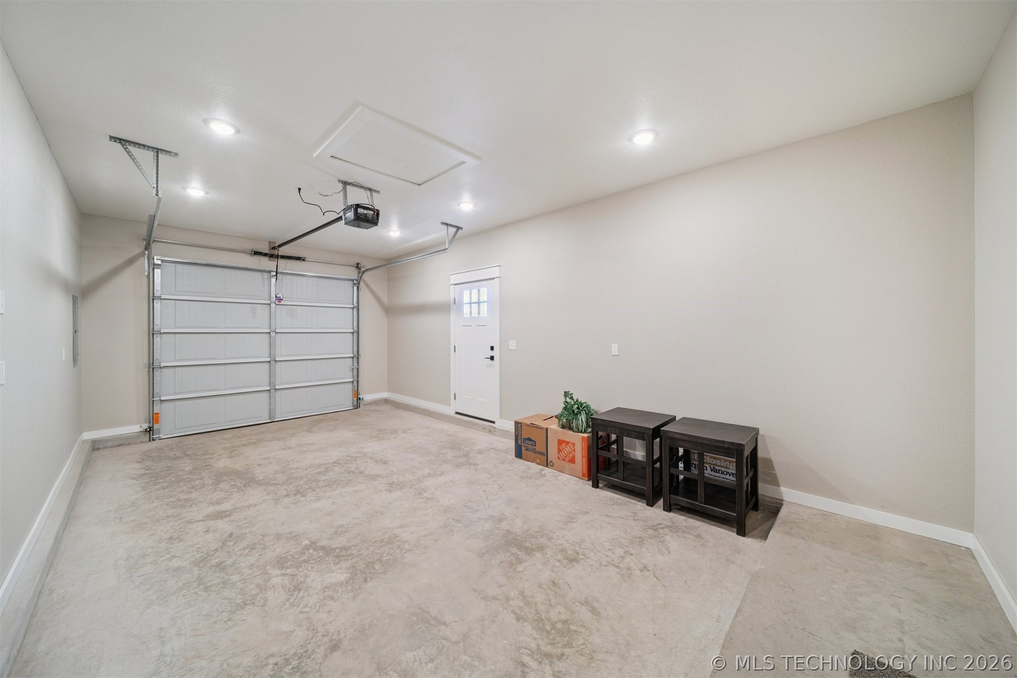 430 E Will Rogers Boulevard Property Photo 27