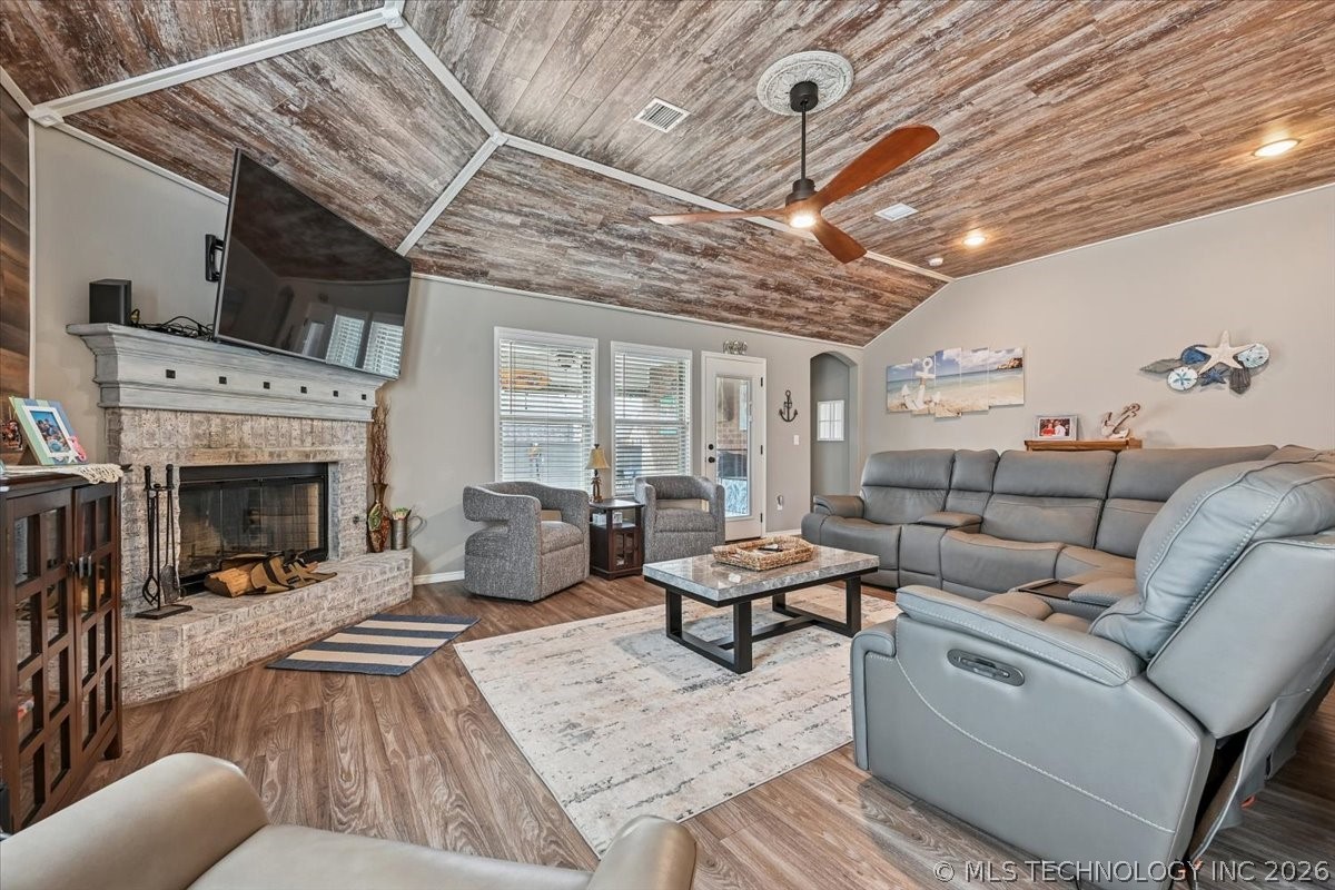 13324 S Poplar Street Property Photo 15