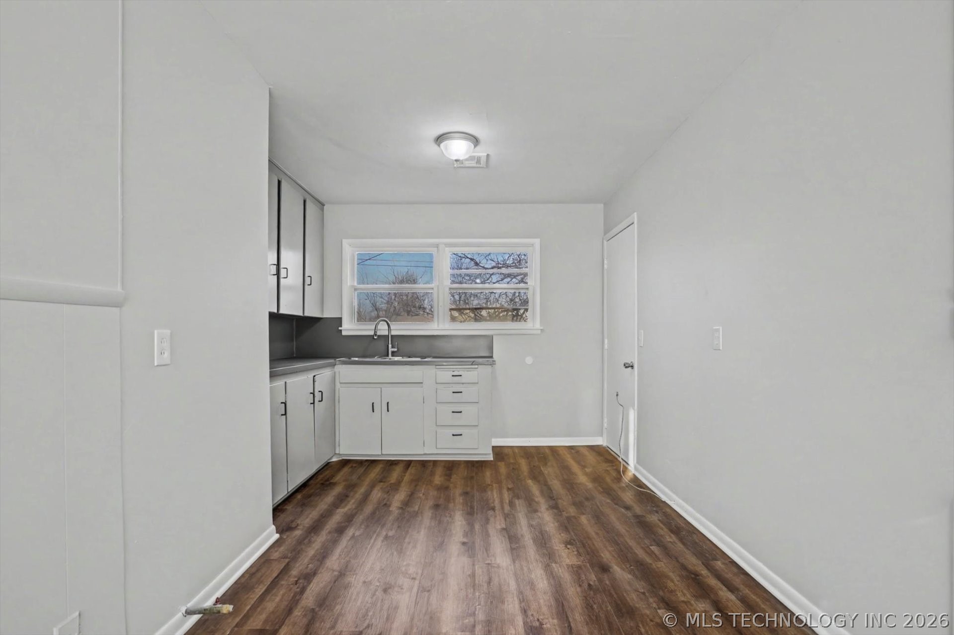 1032 N Canton Avenue Property Photo 9