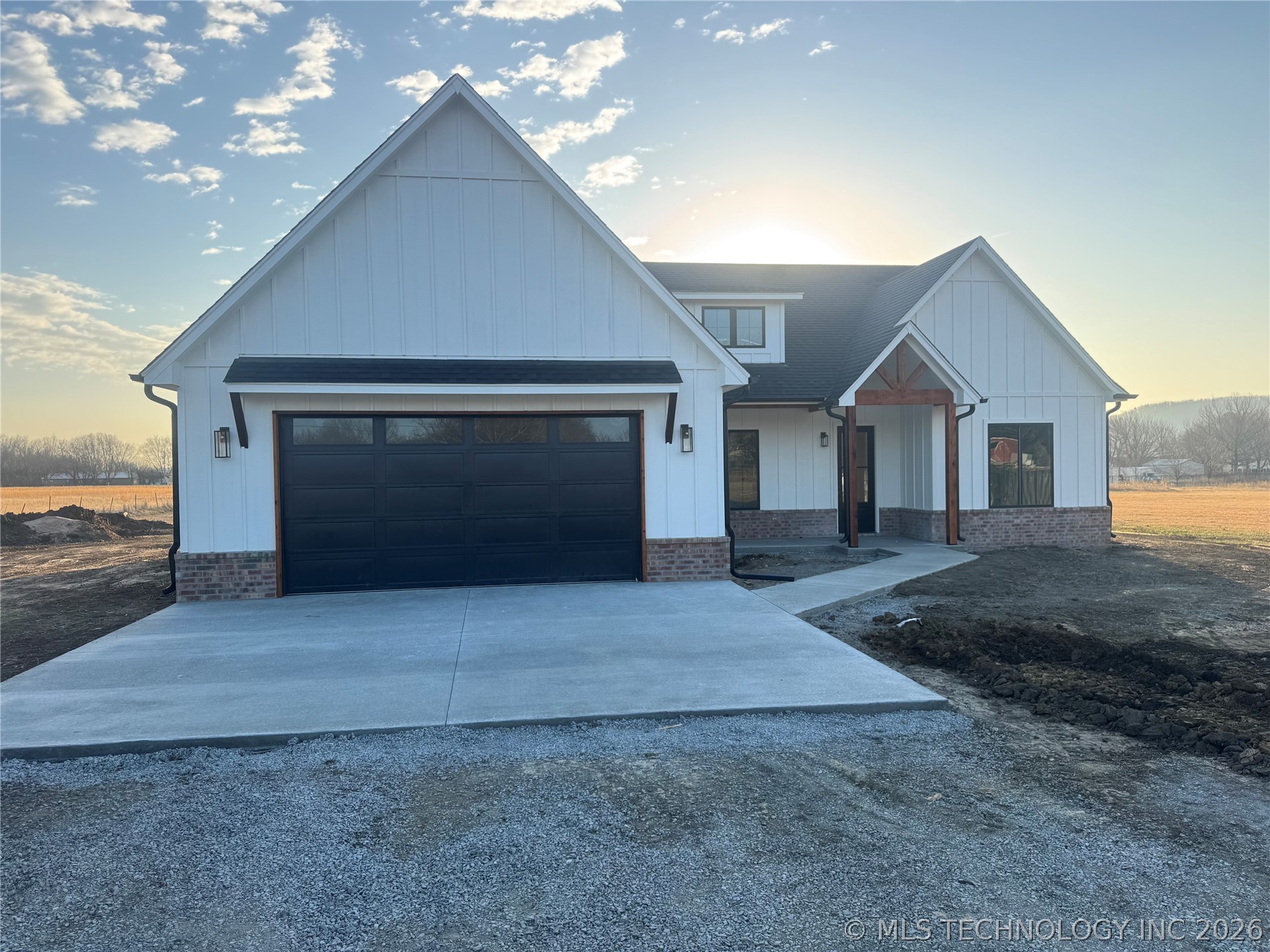 145 S 427 Road Property Photo 1