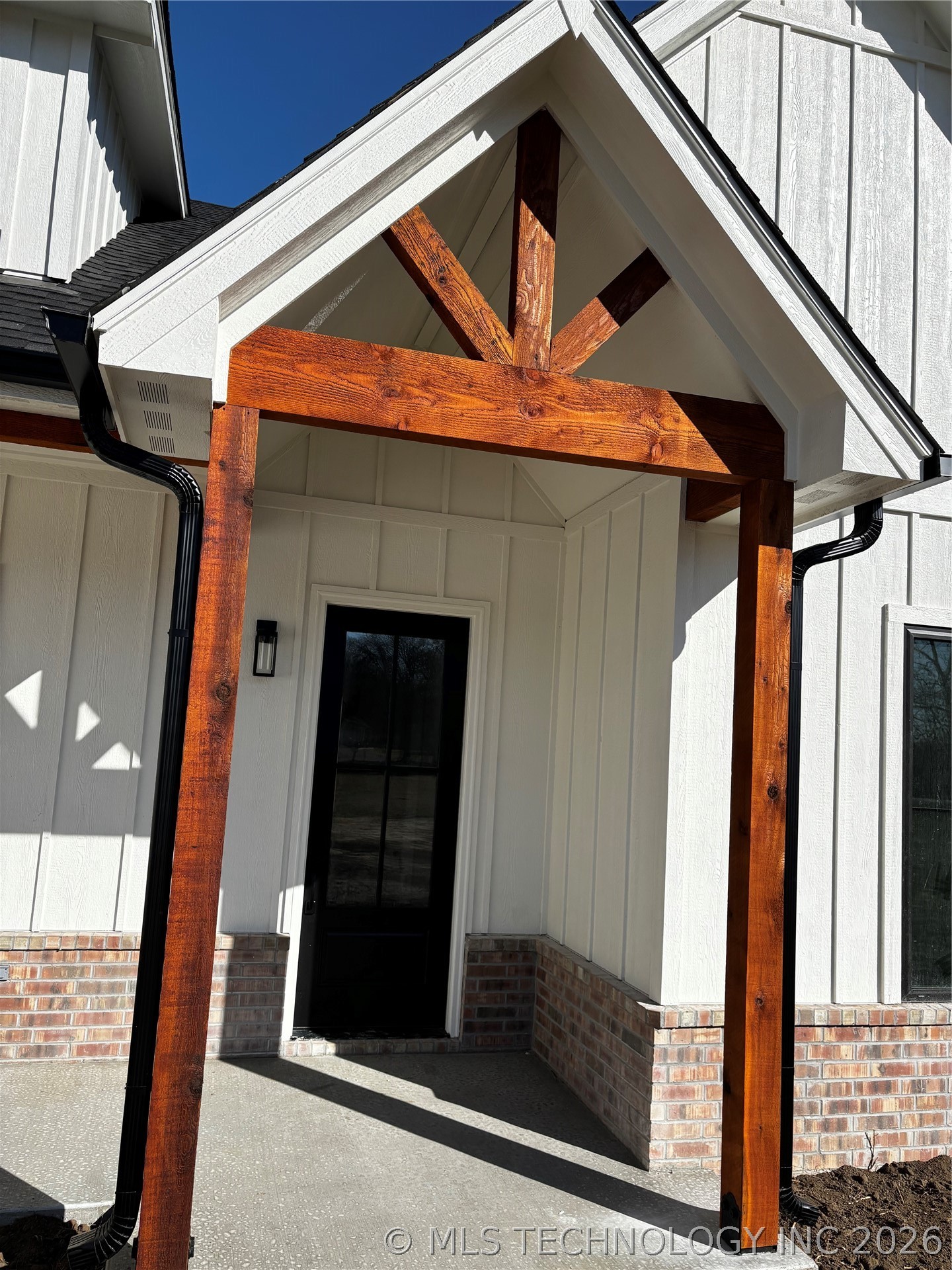 145 S 427 Road Property Photo 4