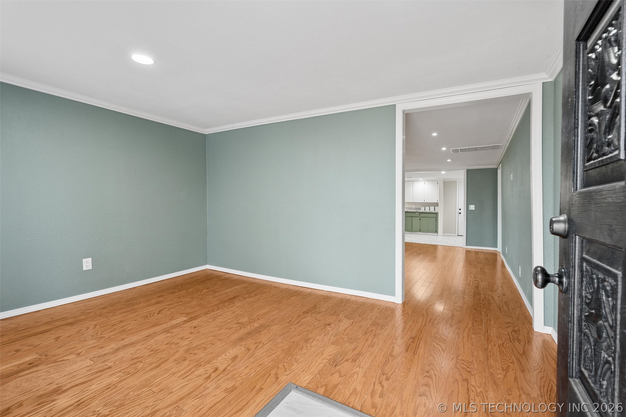 320 Nw Margarite Avenue Property Photo 4