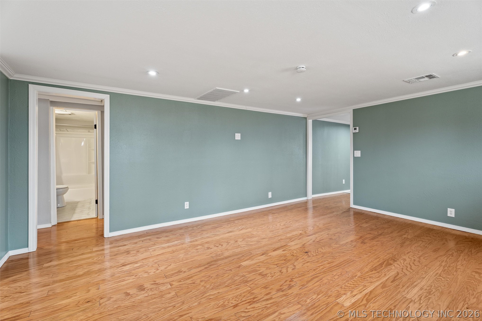 320 Nw Margarite Avenue Property Photo 8