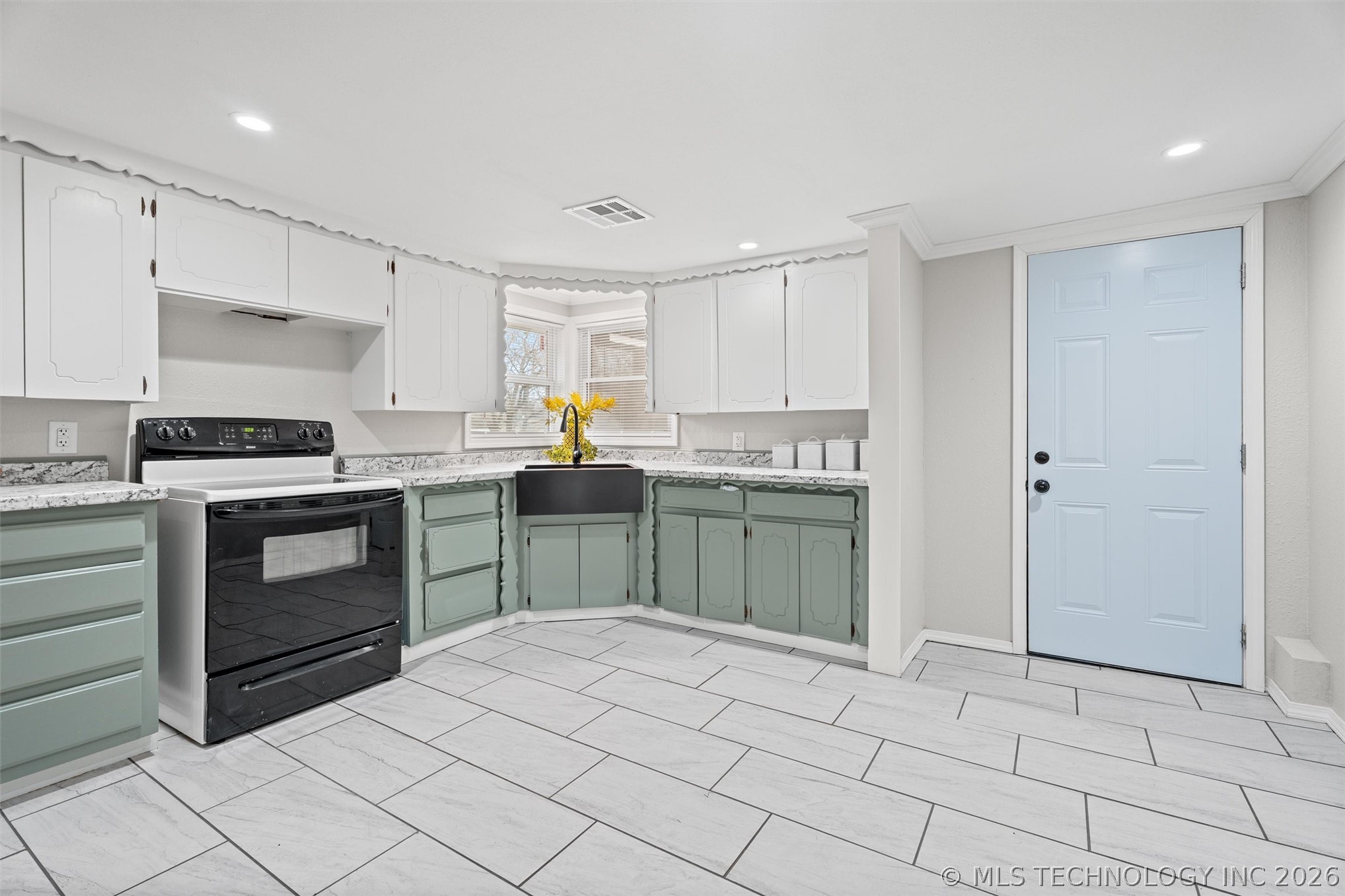 320 Nw Margarite Avenue Property Photo 12