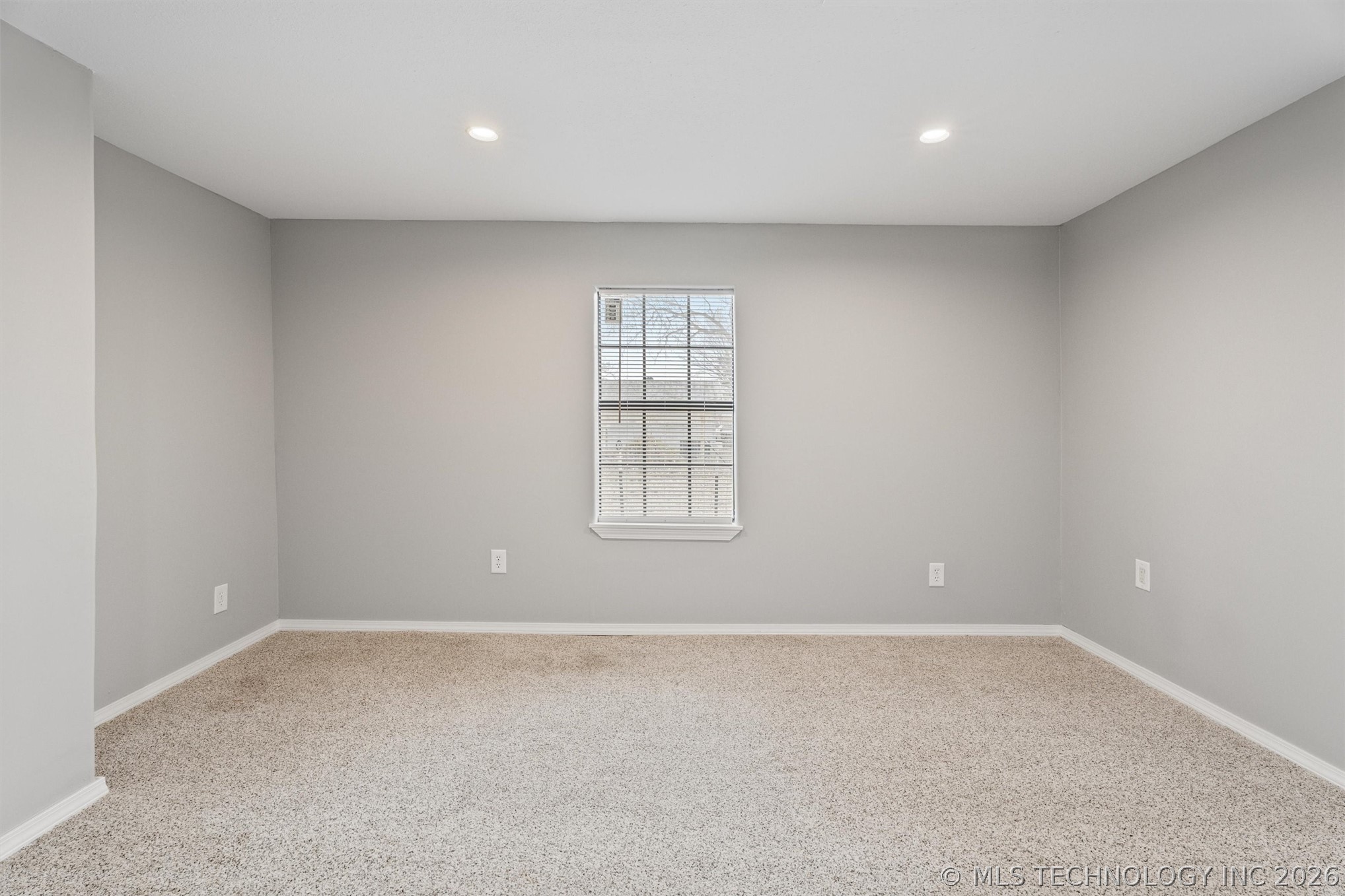 320 Nw Margarite Avenue Property Photo 22