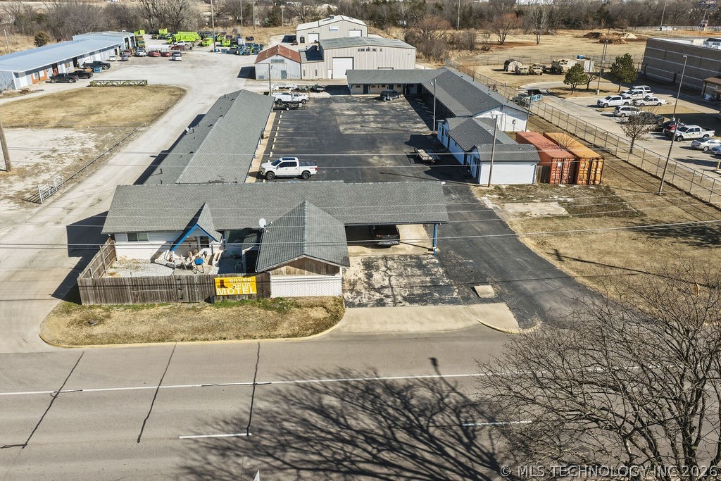 1900 N Broadway Property Photo 2