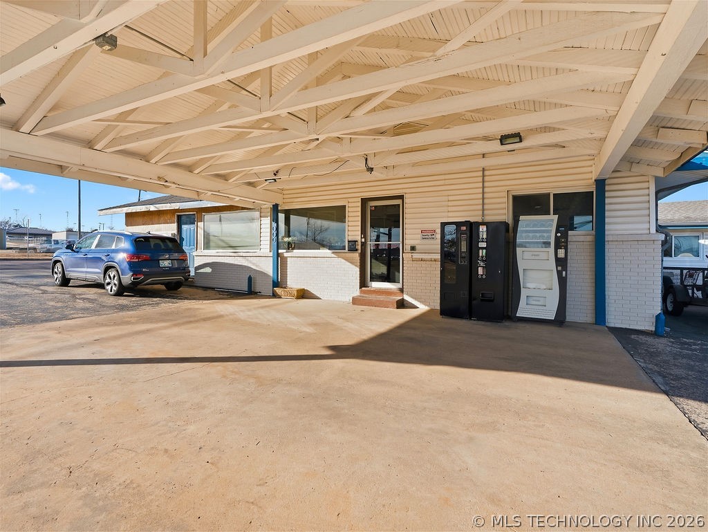 1900 N Broadway Property Photo 7