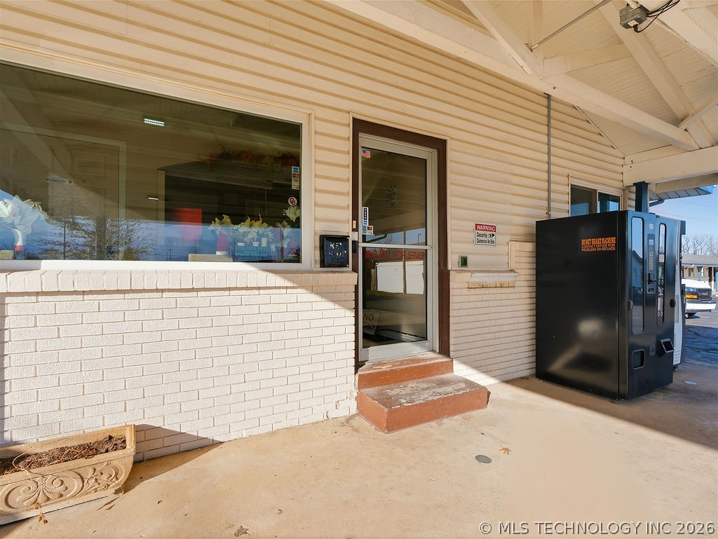 1900 N Broadway Property Photo 8