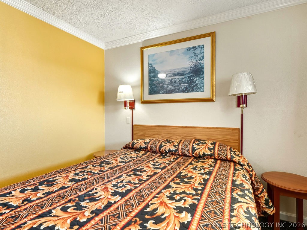 1900 N Broadway Property Photo 17