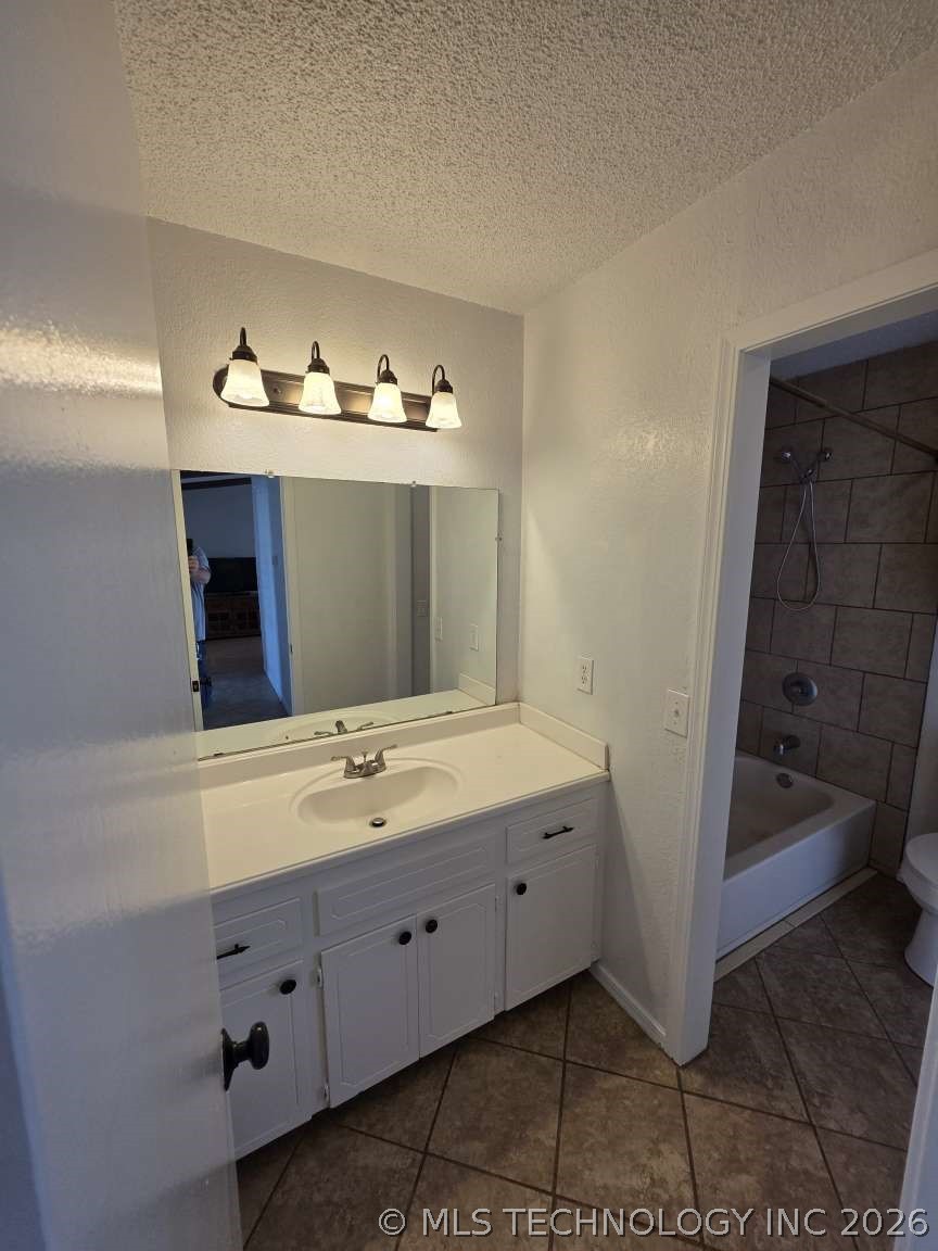 1628 S Redbud Place Property Photo 6