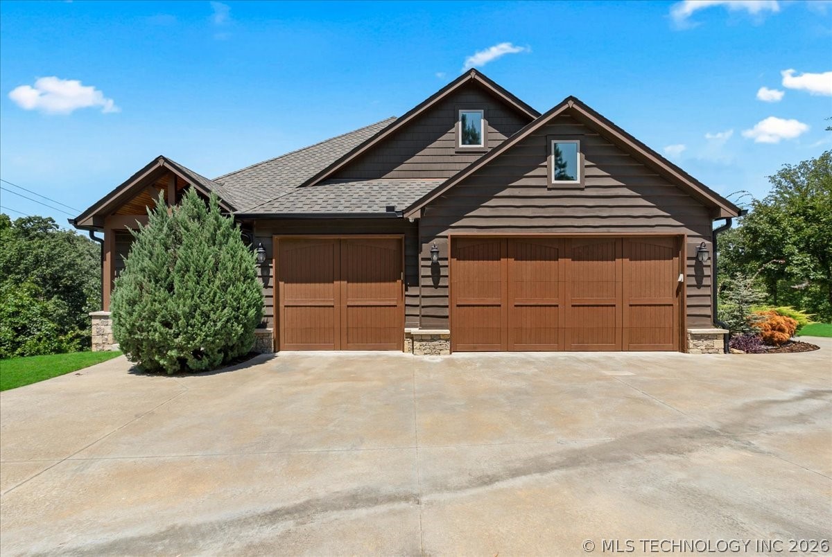 12636 S 13th Place Property Photo 4