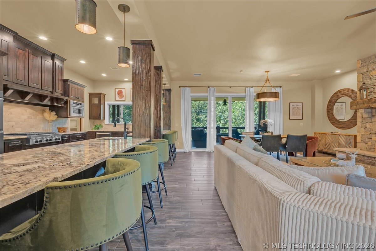 12636 S 13th Place Property Photo 15