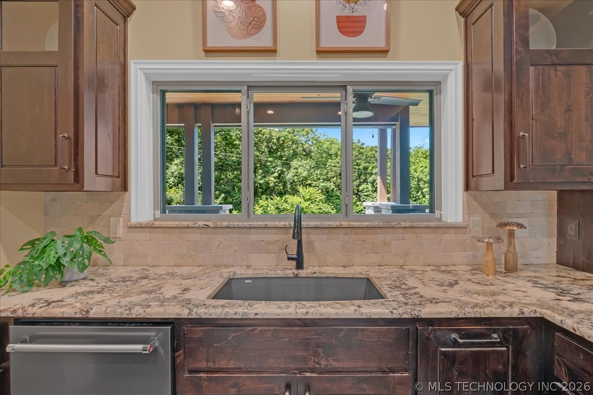 12636 S 13th Place Property Photo 18