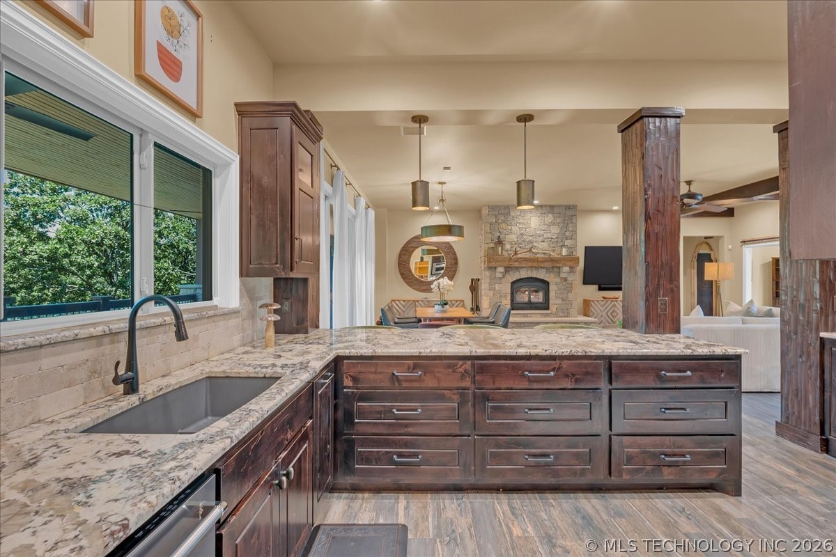 12636 S 13th Place Property Photo 23