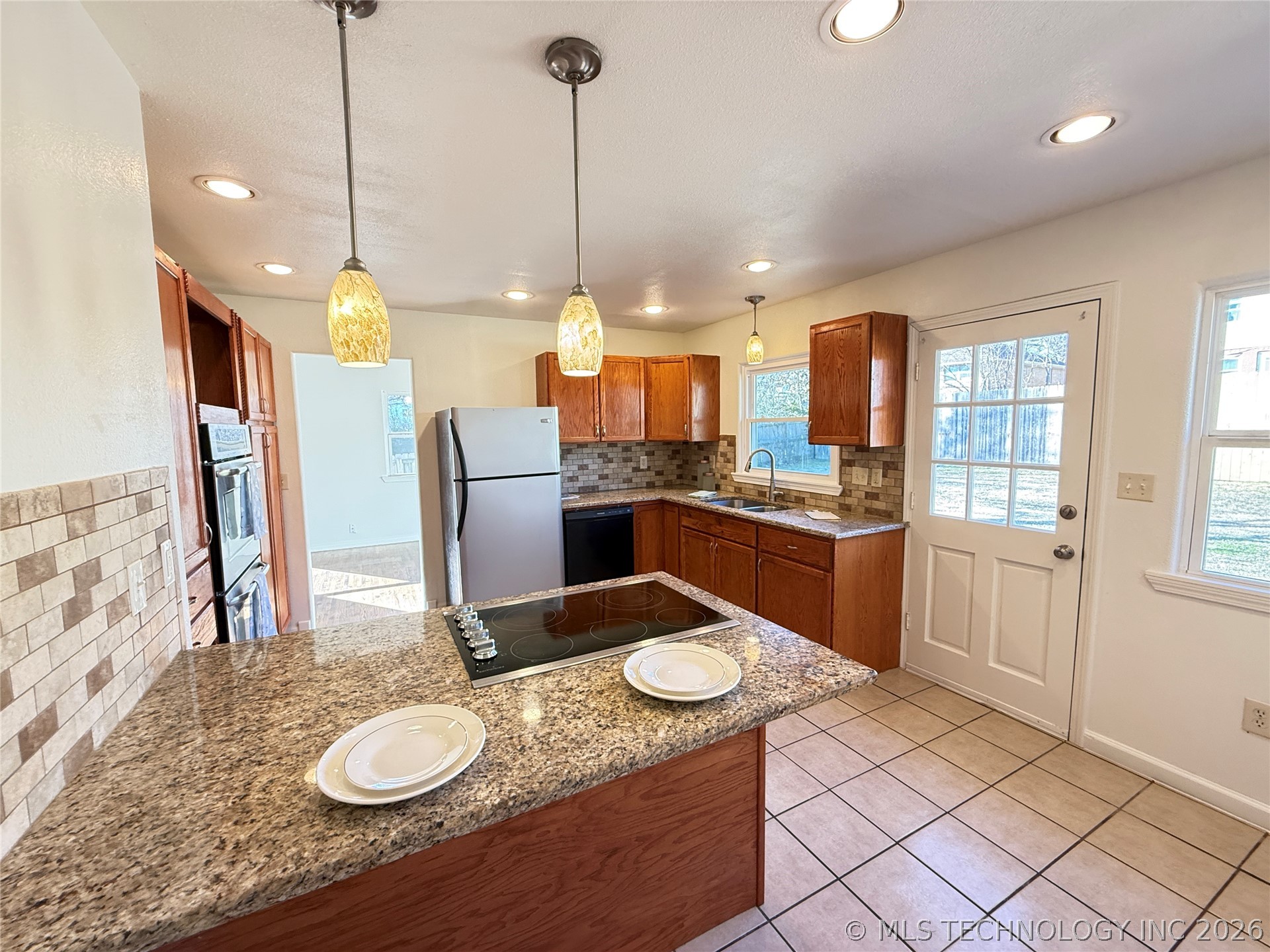 3802 S Allegheny Avenue Property Photo 10