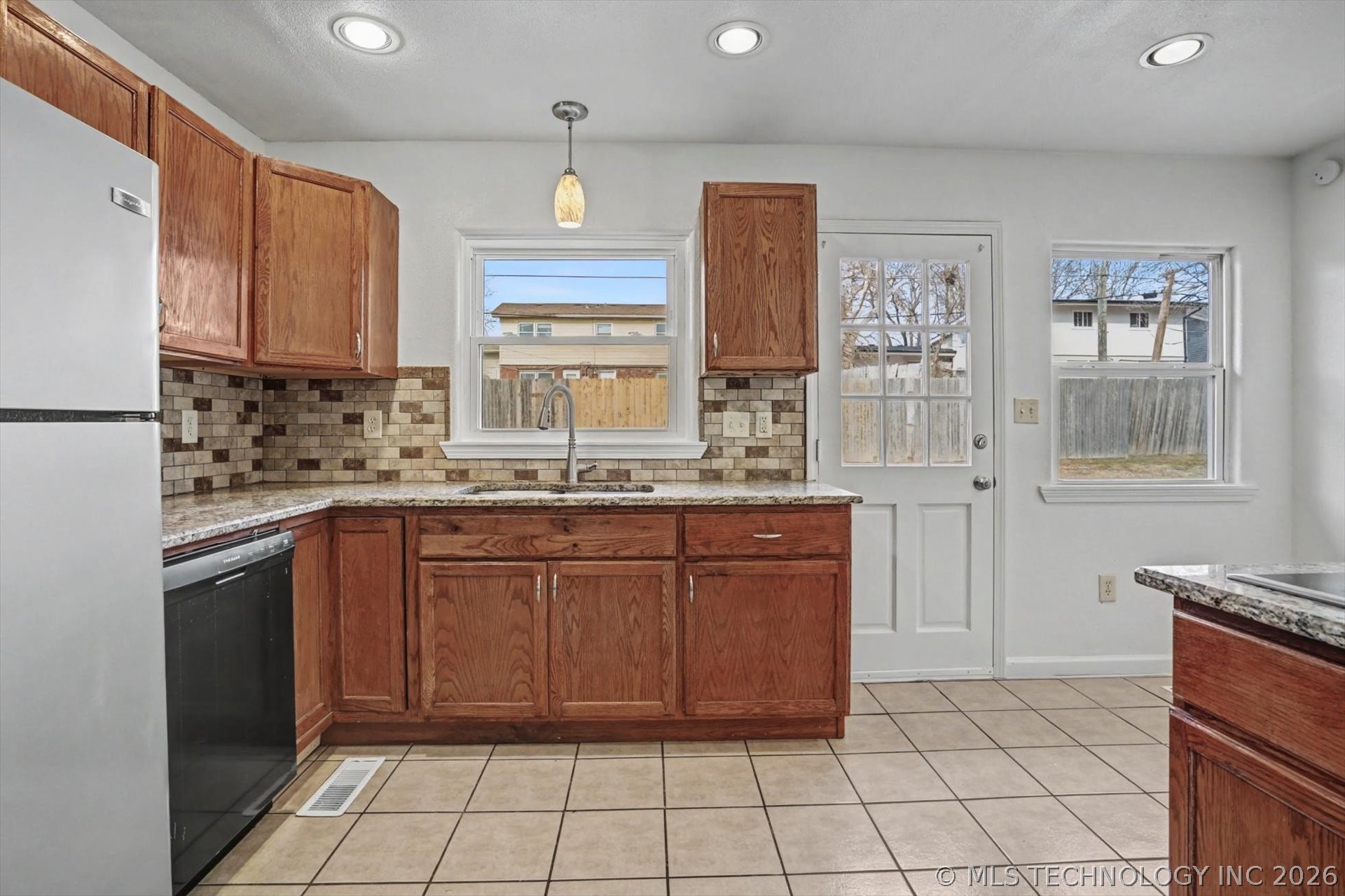 3802 S Allegheny Avenue Property Photo 14