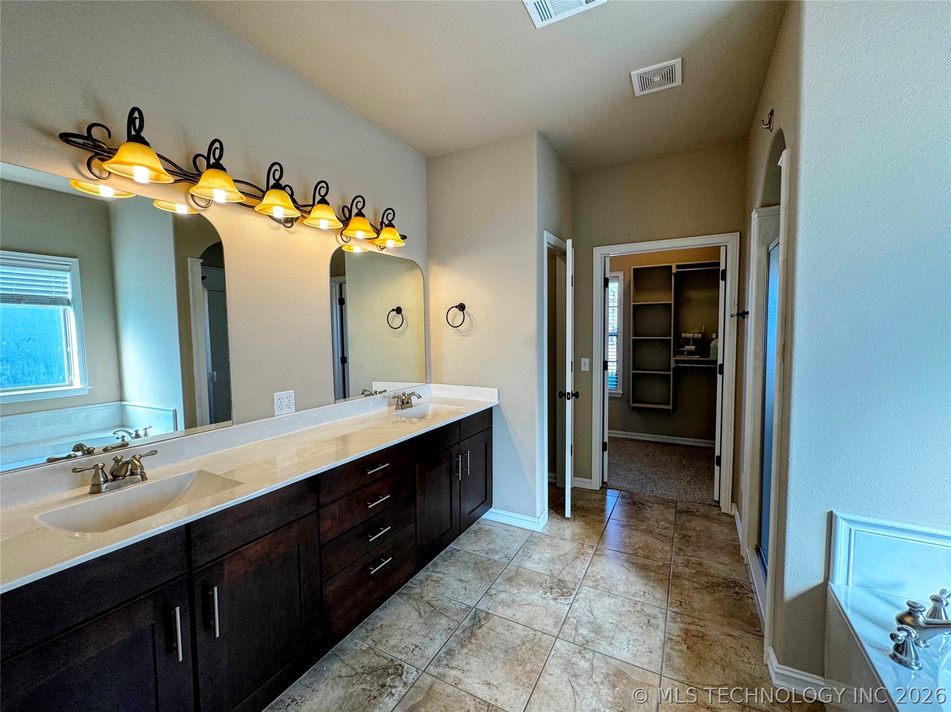 9200 E 94th Street N Property Photo 16