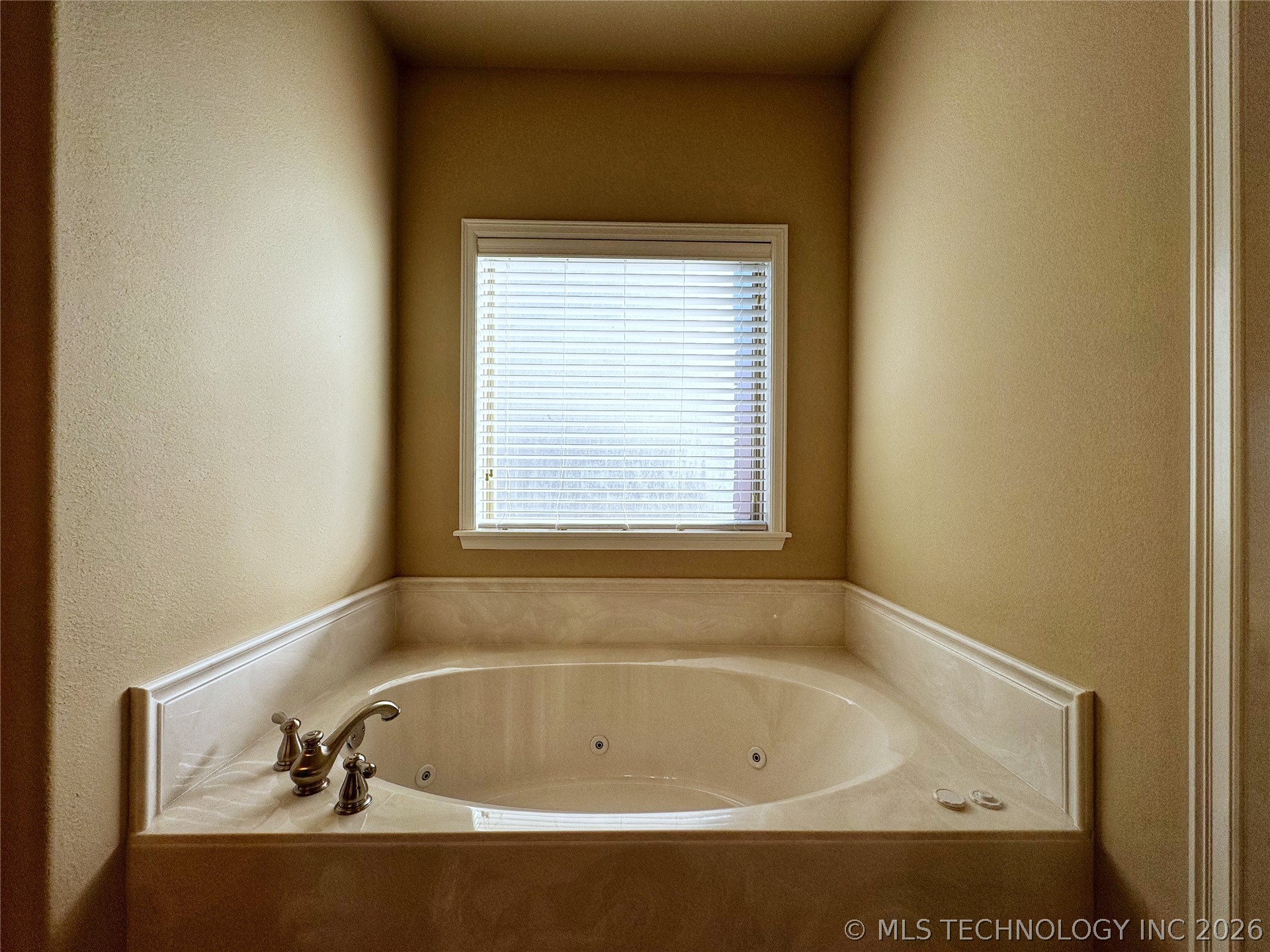 9200 E 94th Street N Property Photo 17