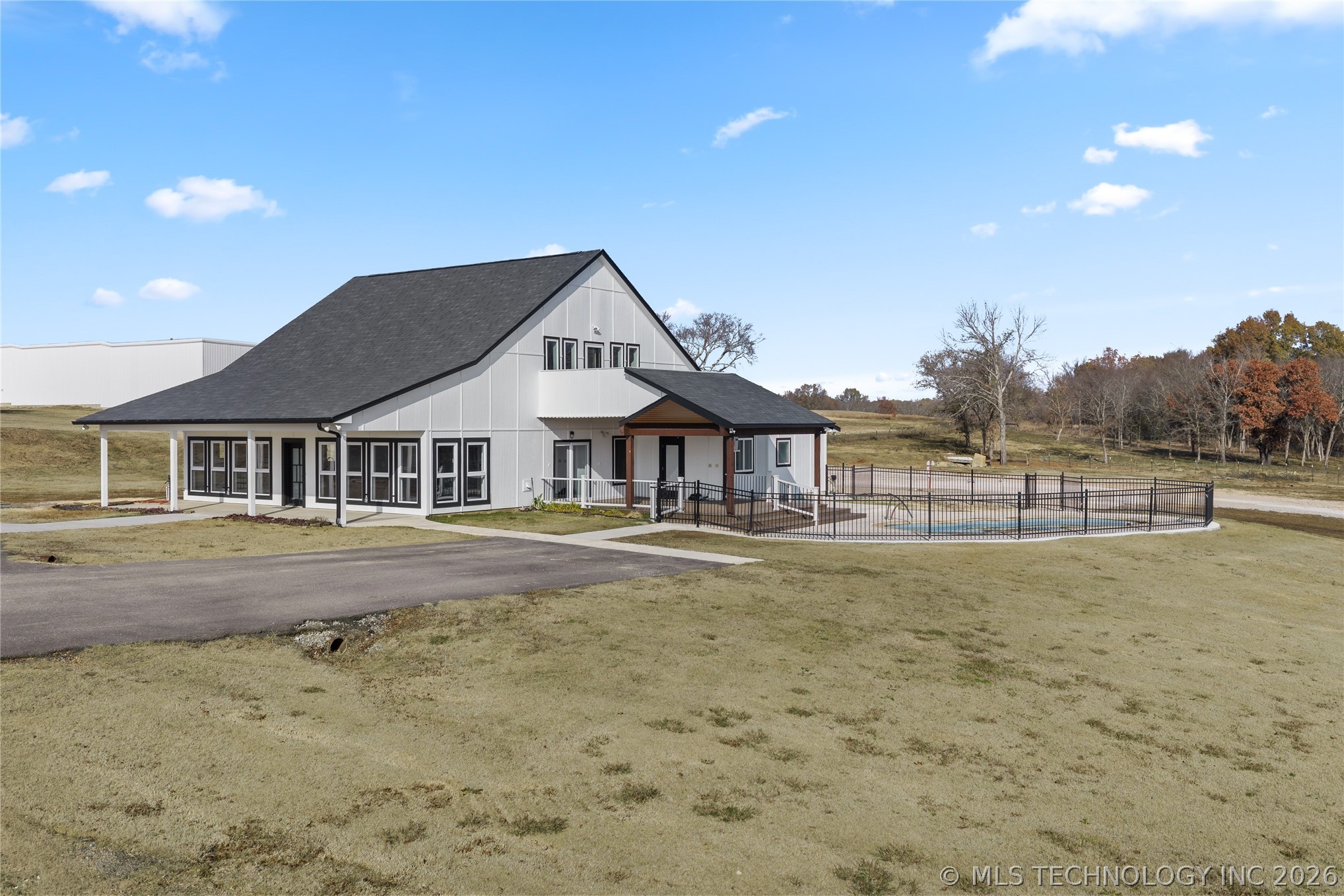 335 Travertine Property Photo 2