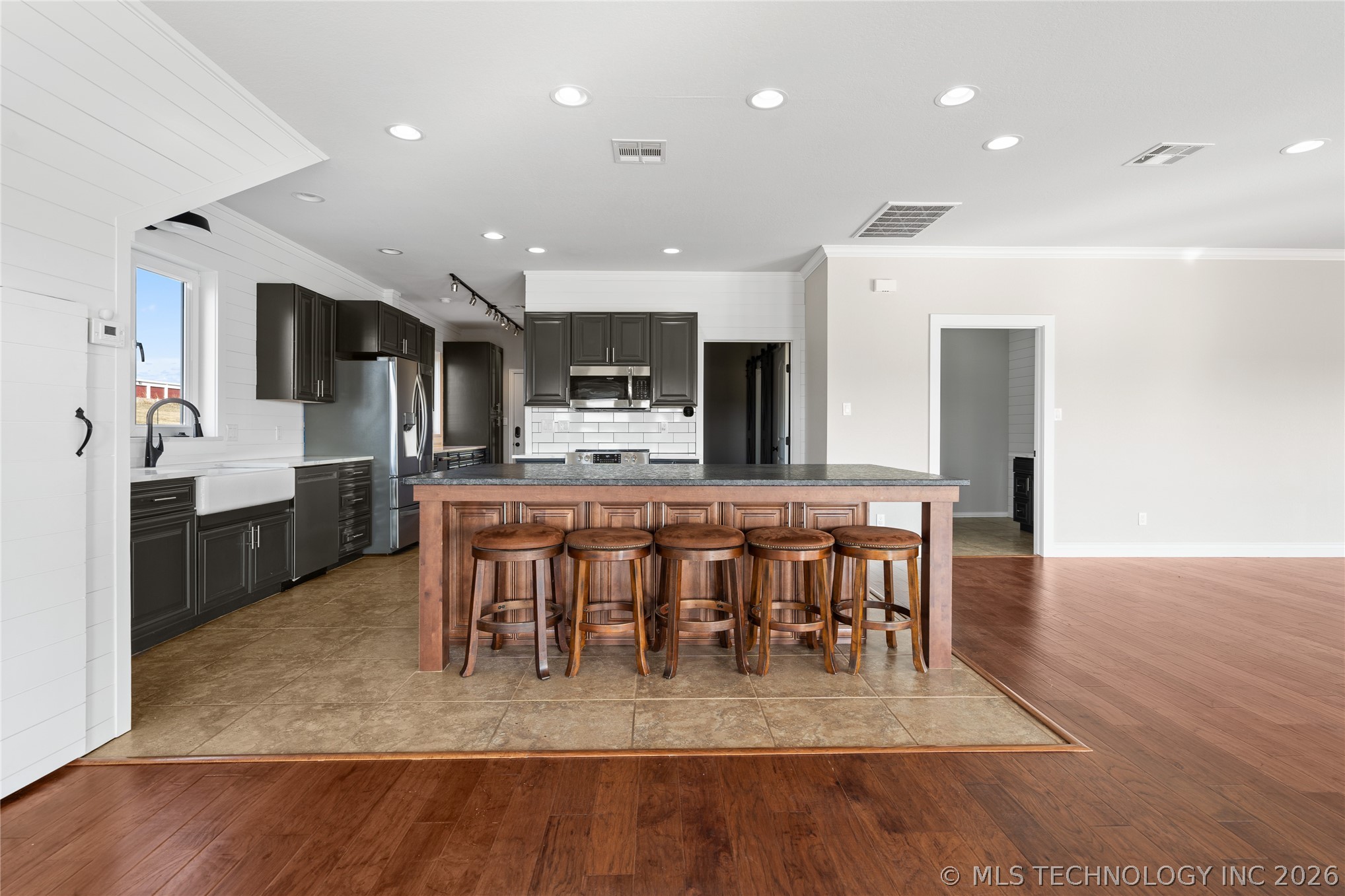 335 Travertine Property Photo 12