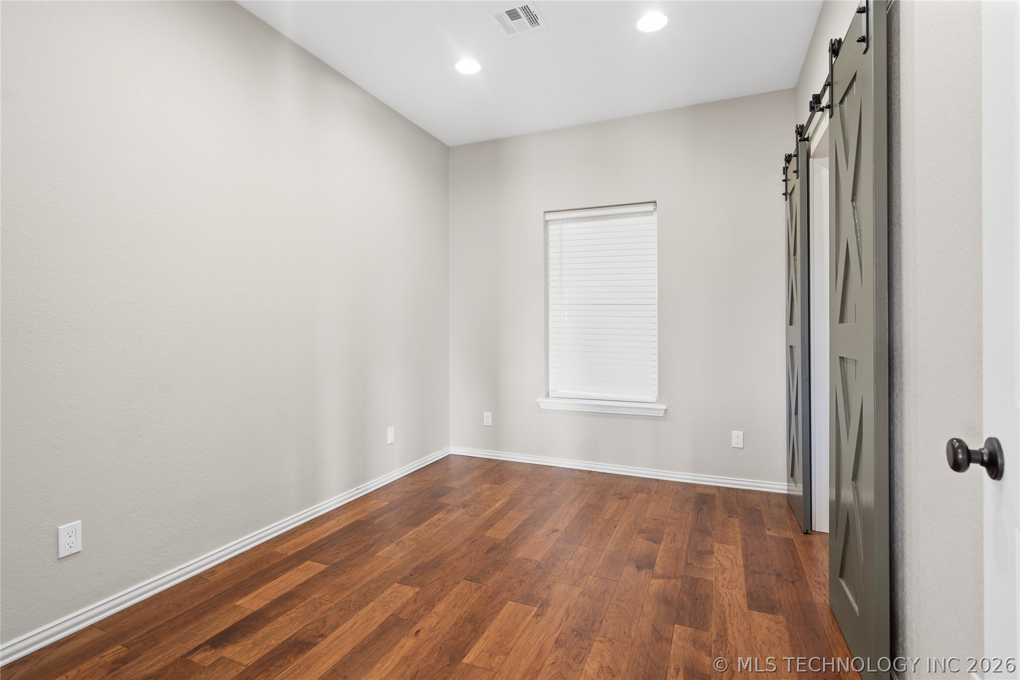 335 Travertine Property Photo 24