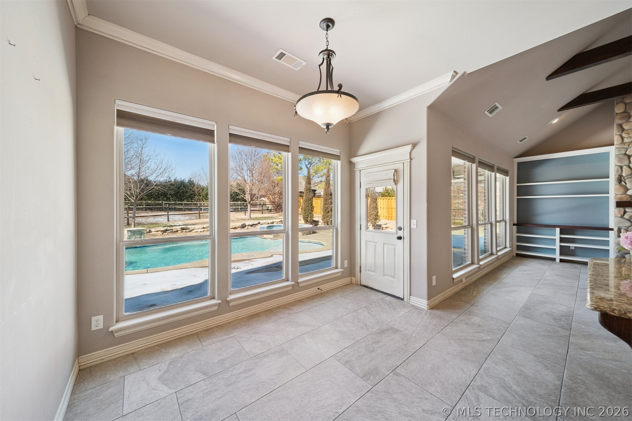 14812 S 53rd East Avenue Property Photo 6