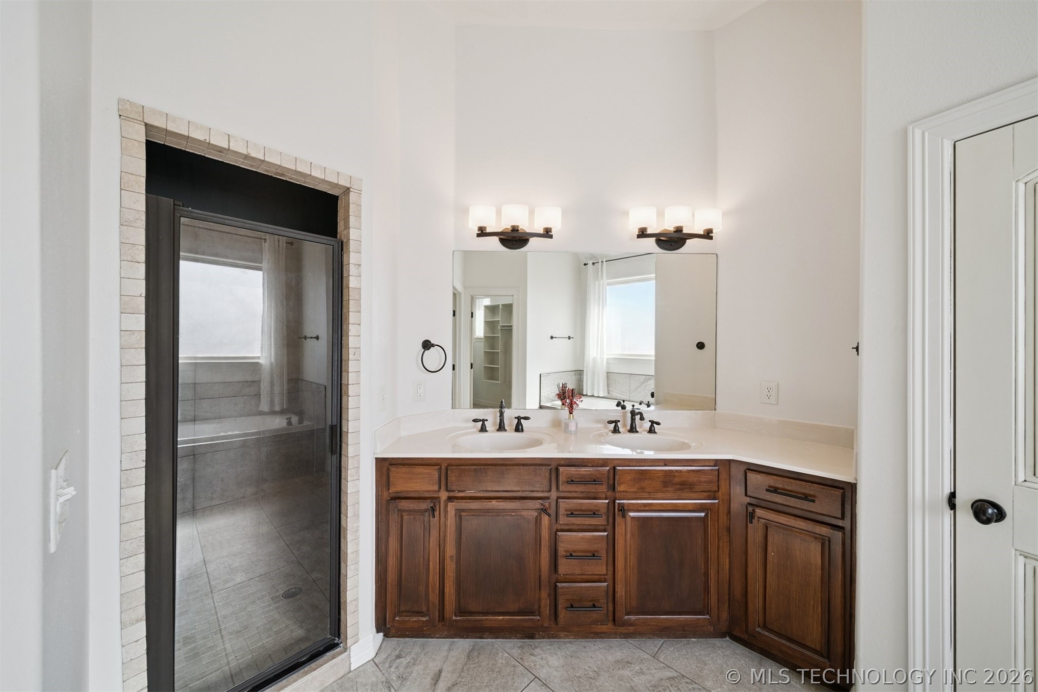 14812 S 53rd East Avenue Property Photo 33