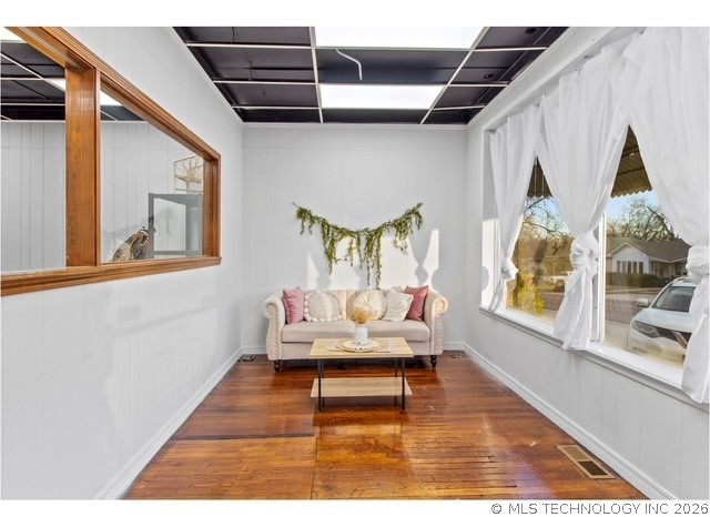 200 E 14th Property Photo 3