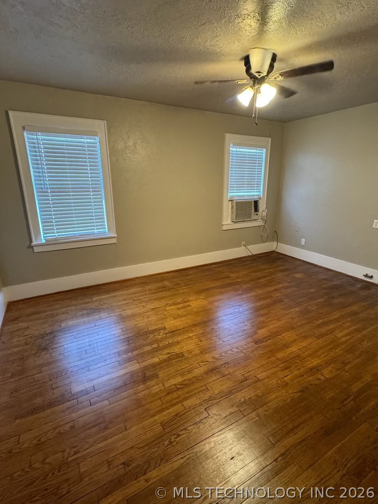 200 E 14th Property Photo 8