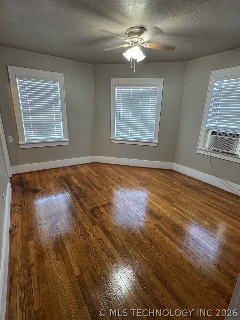 200 E 14th Property Photo 9