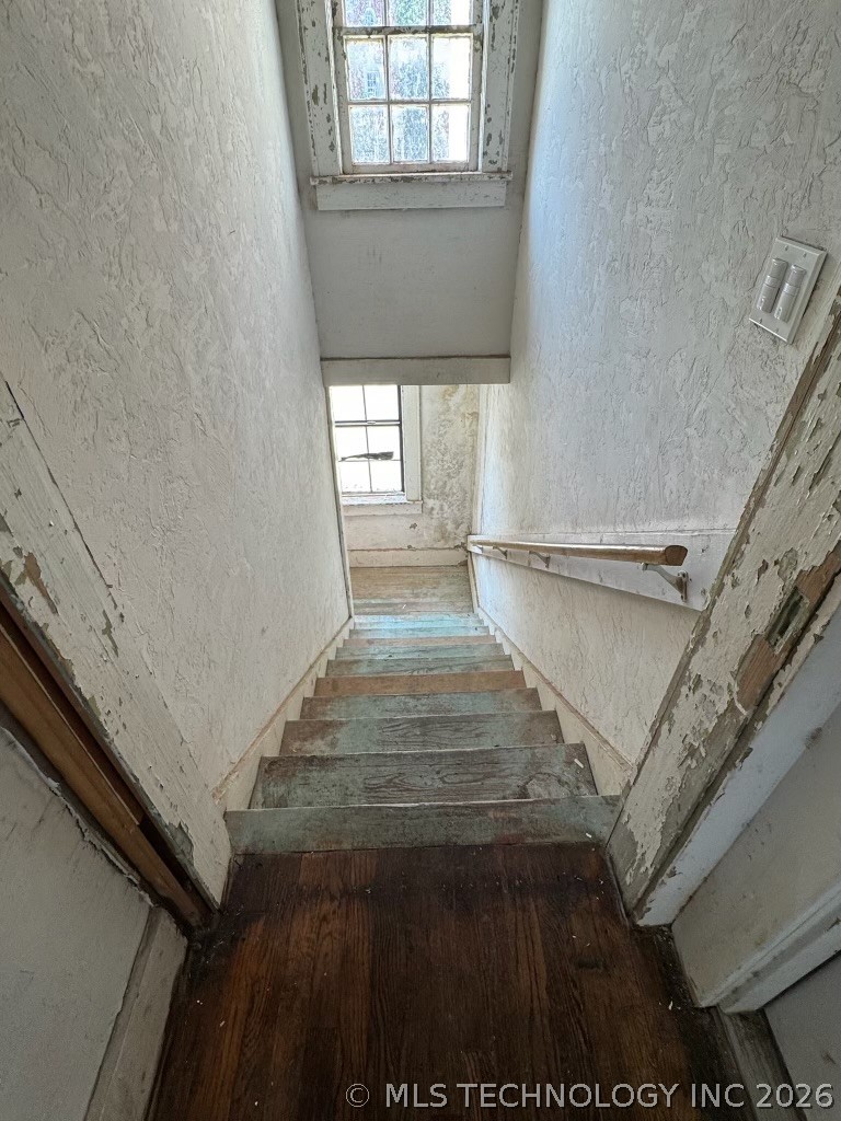 200 E 14th Property Photo 11