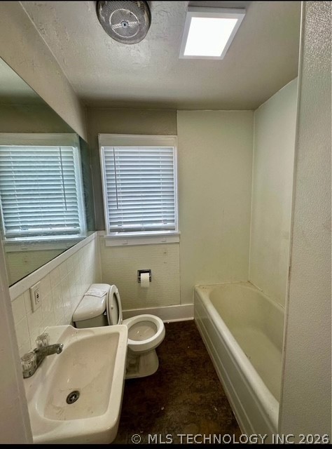 200 E 14th Property Photo 15