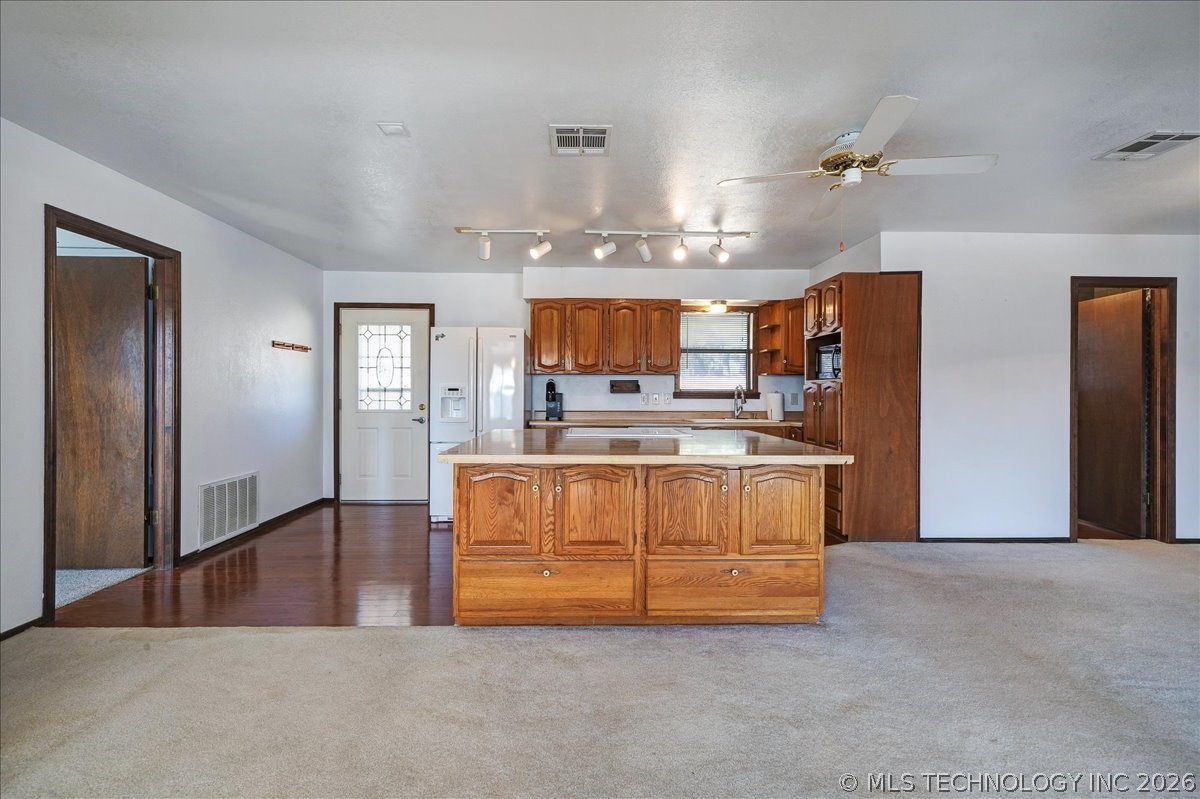 114177 S 4209 Property Photo 8