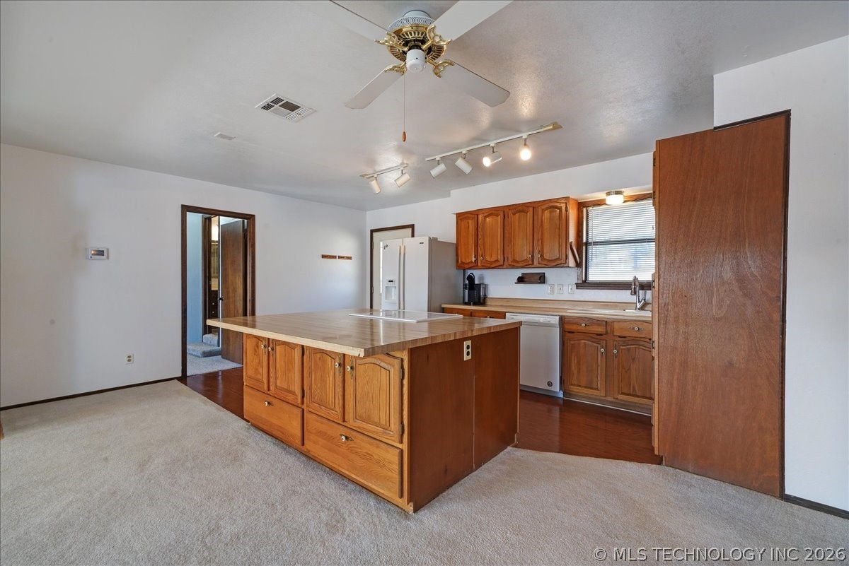 114177 S 4209 Property Photo 9