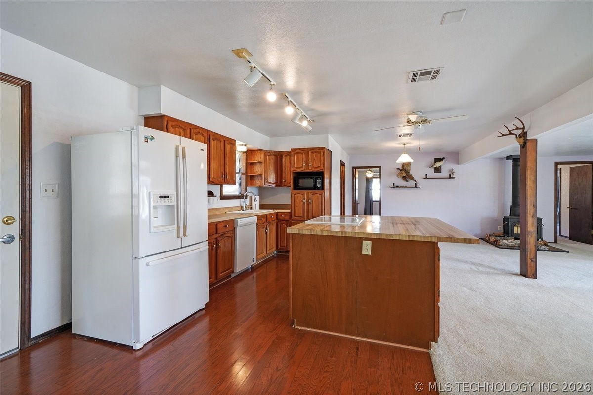 114177 S 4209 Property Photo 10