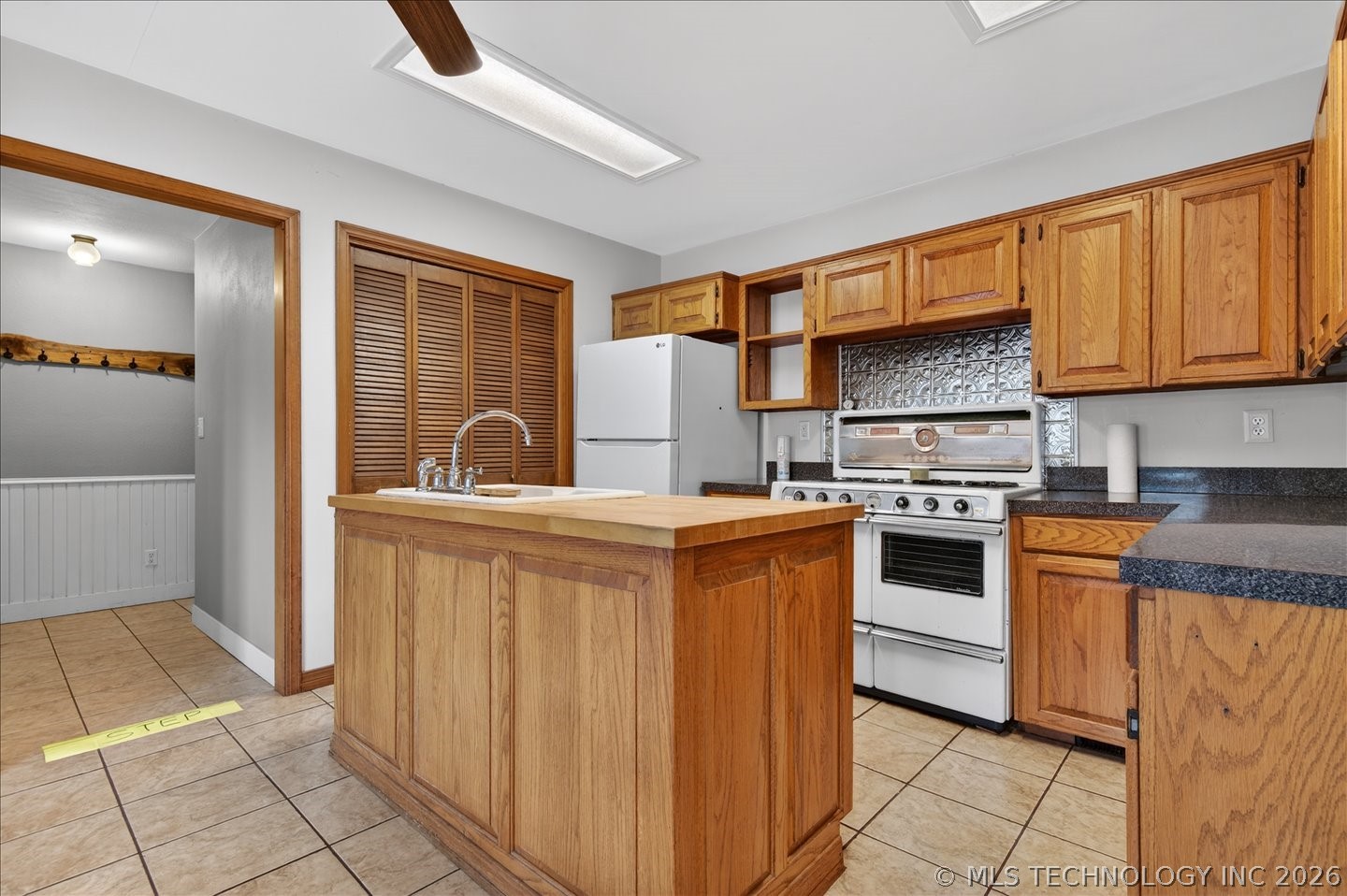 1513 Leahy Avenue Property Photo 10