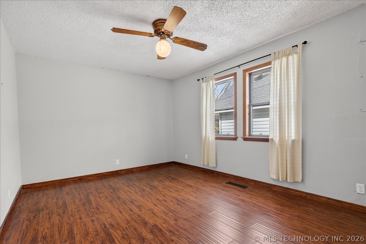 1513 Leahy Avenue Property Photo 18