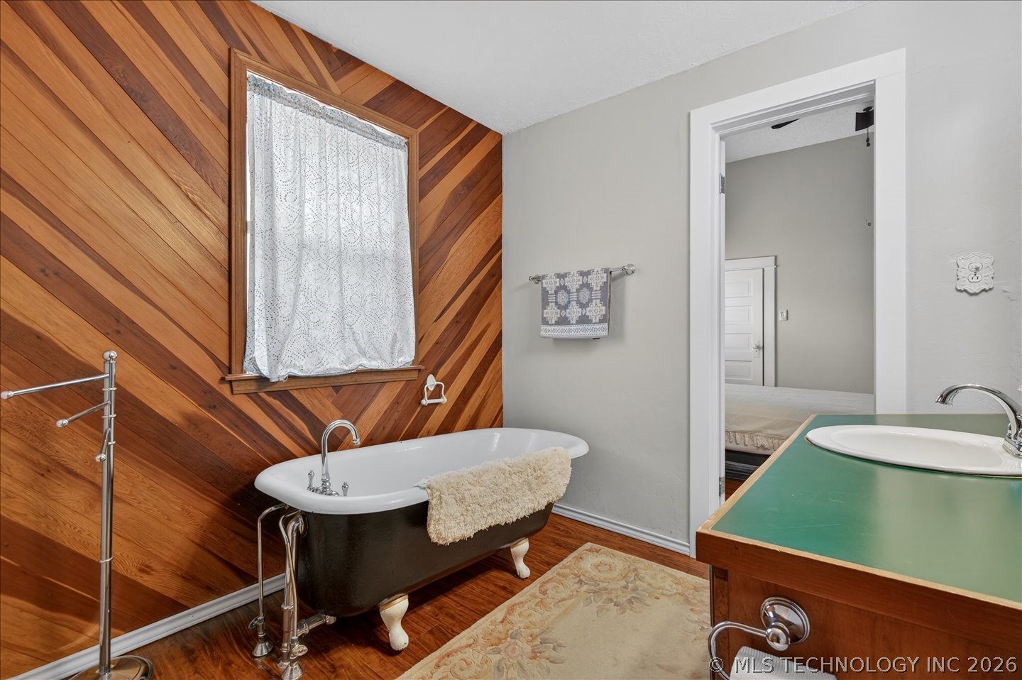 1513 Leahy Avenue Property Photo 24